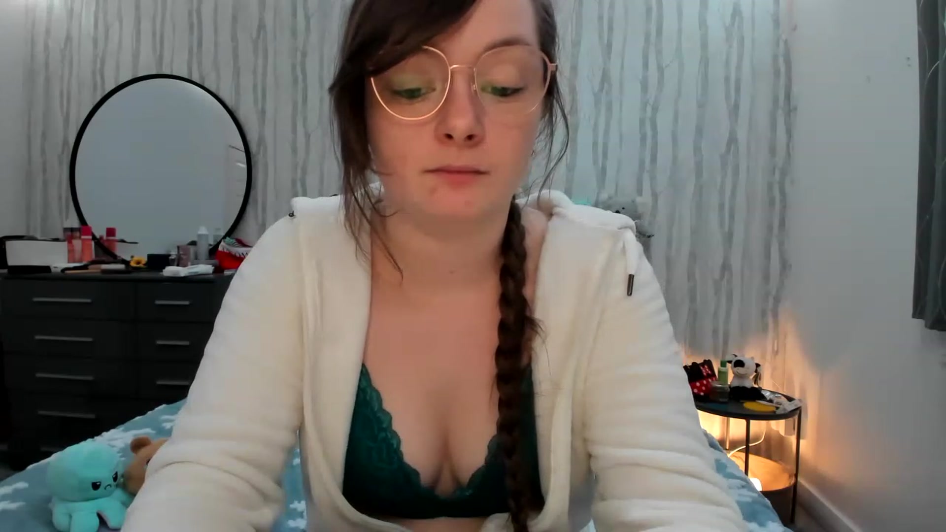 Gallery image thumbnail from JessieBear_'s myfreecams stream on, 12/06/2022, 18:56 image 15 of 20
