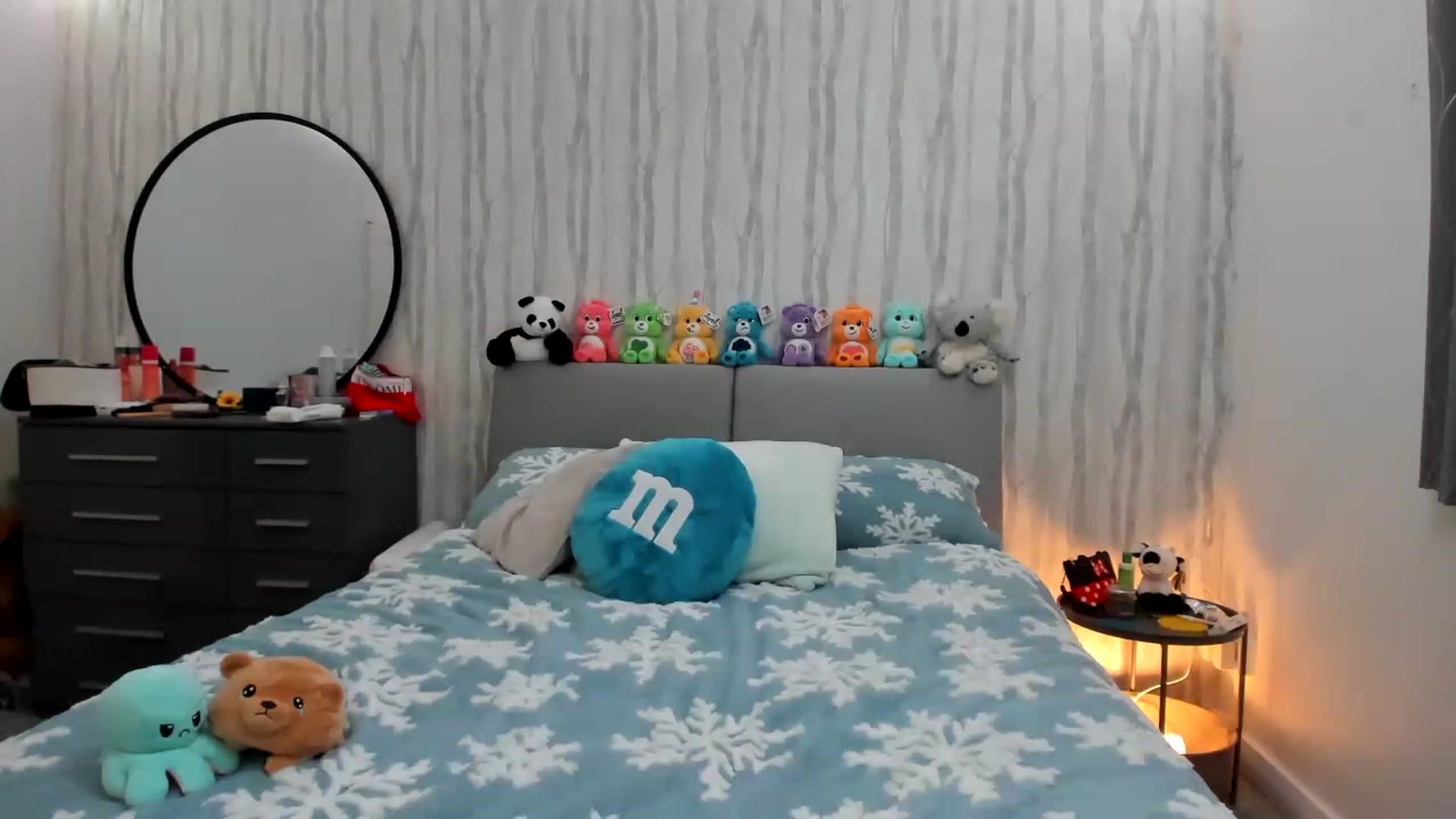 Gallery image thumbnail from JessieBear_'s myfreecams stream on, 12/06/2022, 18:56 image 10 of 20