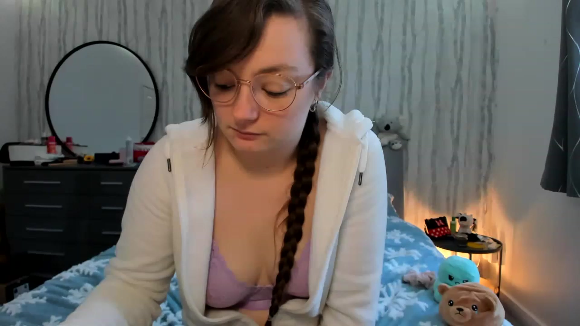 Gallery image thumbnail from JessieBear_'s myfreecams stream on, 12/07/2022, 16:04 image 12 of 20
