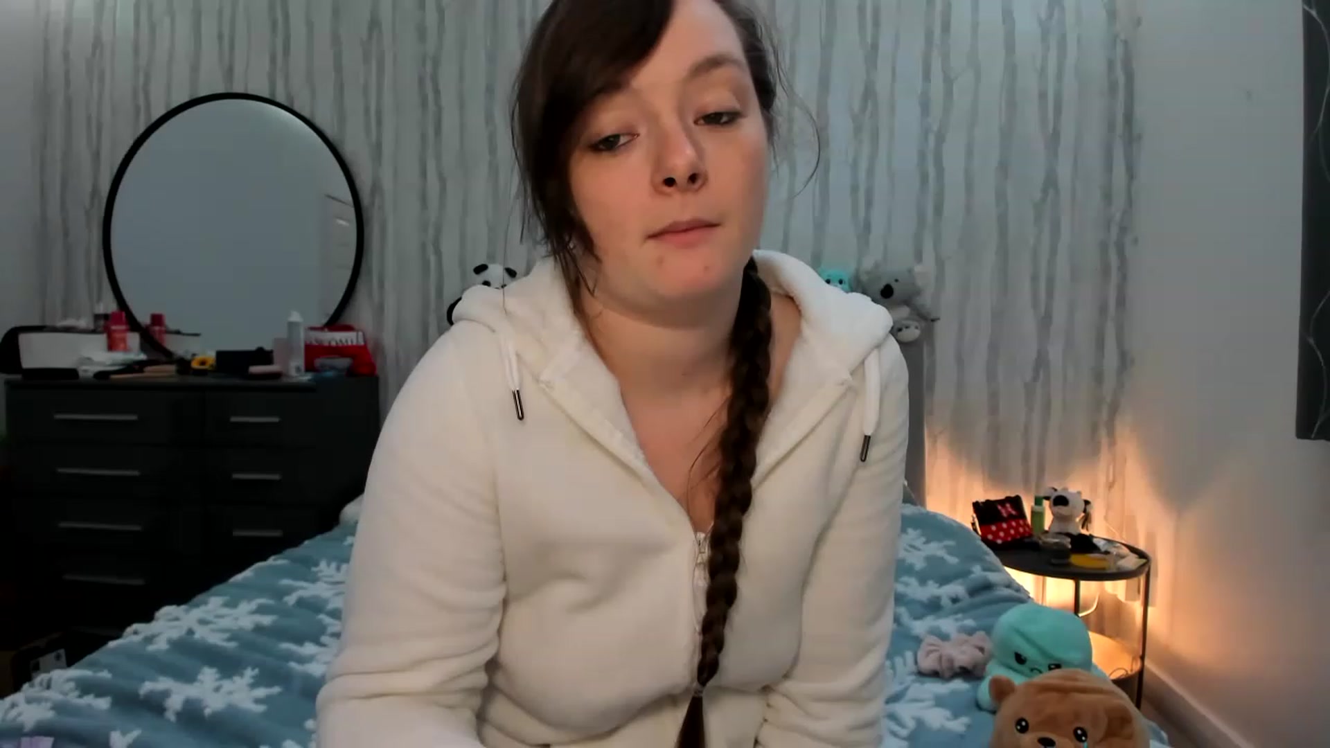 Gallery image thumbnail from JessieBear_'s myfreecams stream on, 12/07/2022, 18:11 image 18 of 20