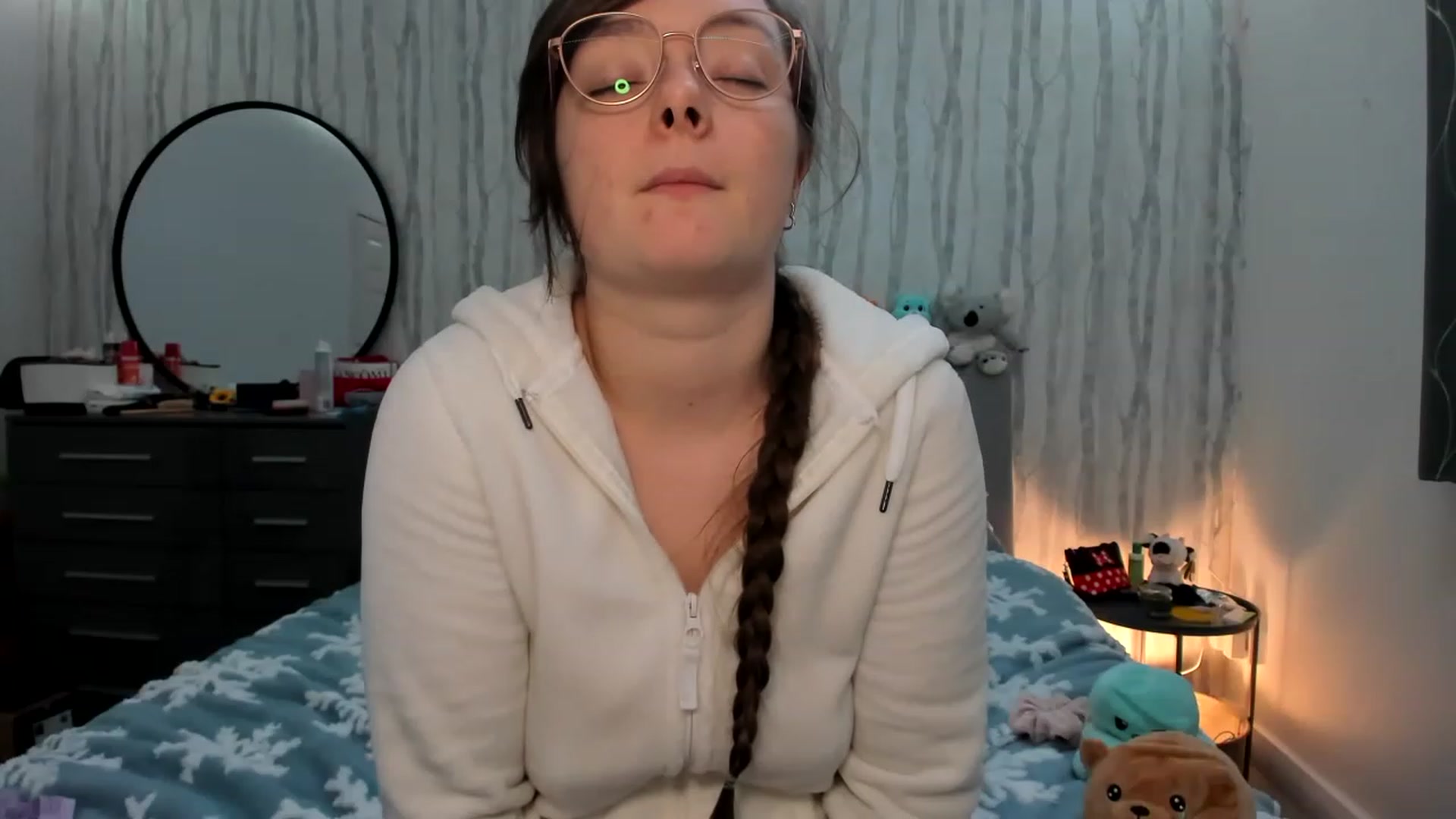 Gallery image thumbnail from JessieBear_'s myfreecams stream on, 12/07/2022, 18:11 image 16 of 20