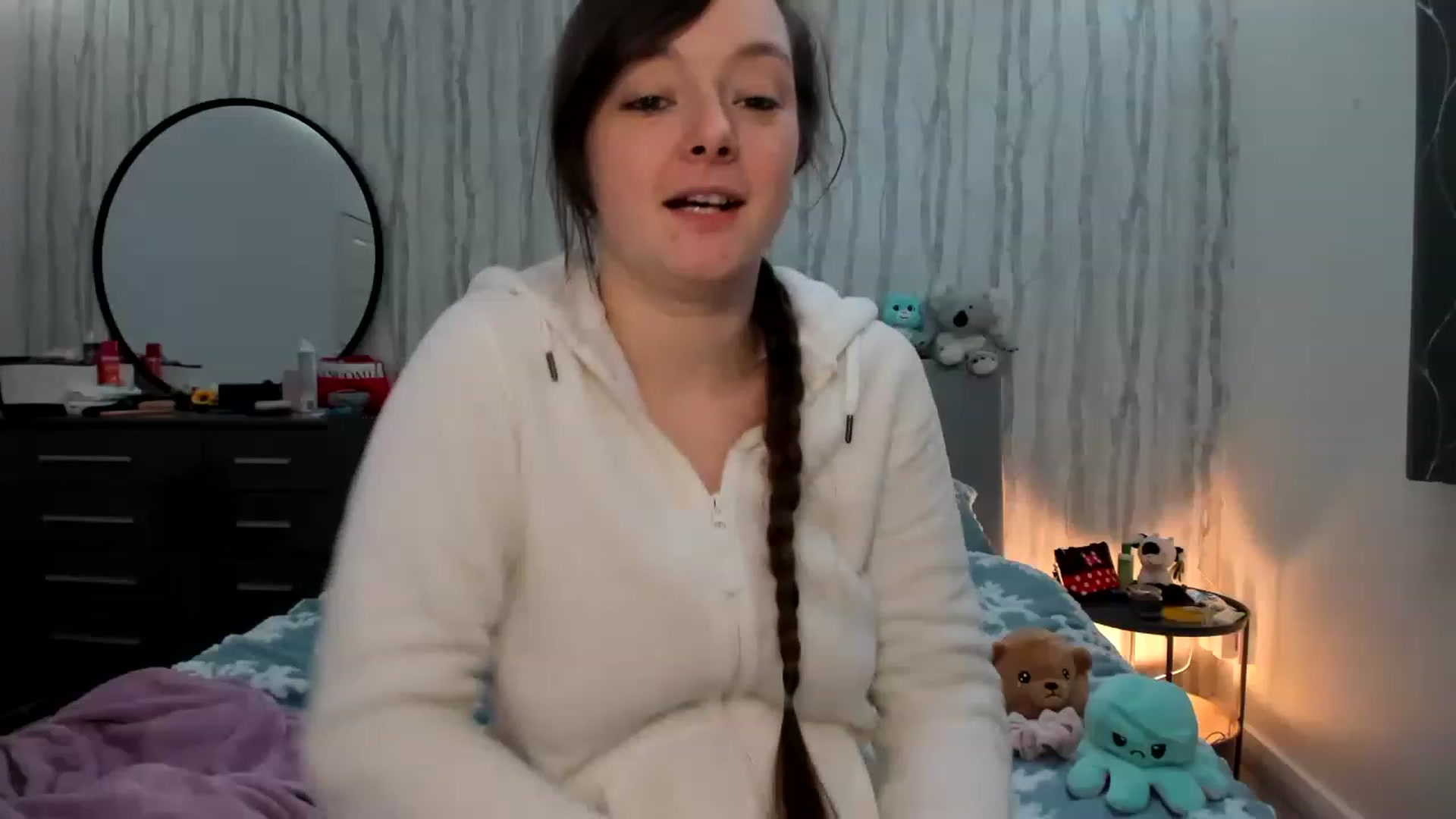 Gallery image thumbnail from JessieBear_'s myfreecams stream on, 12/07/2022, 21:40 image 16 of 20