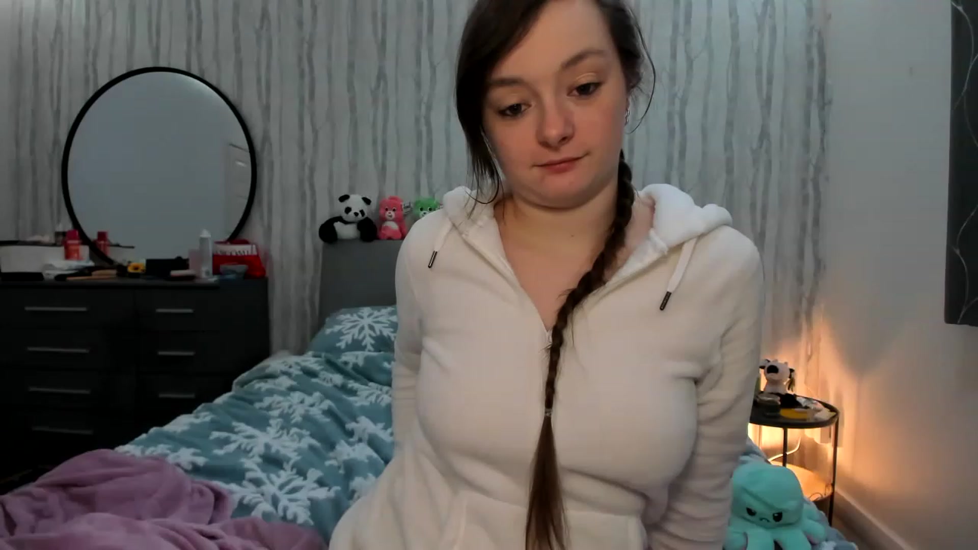Gallery image thumbnail from JessieBear_'s myfreecams stream on, 12/07/2022, 21:40 image 17 of 20