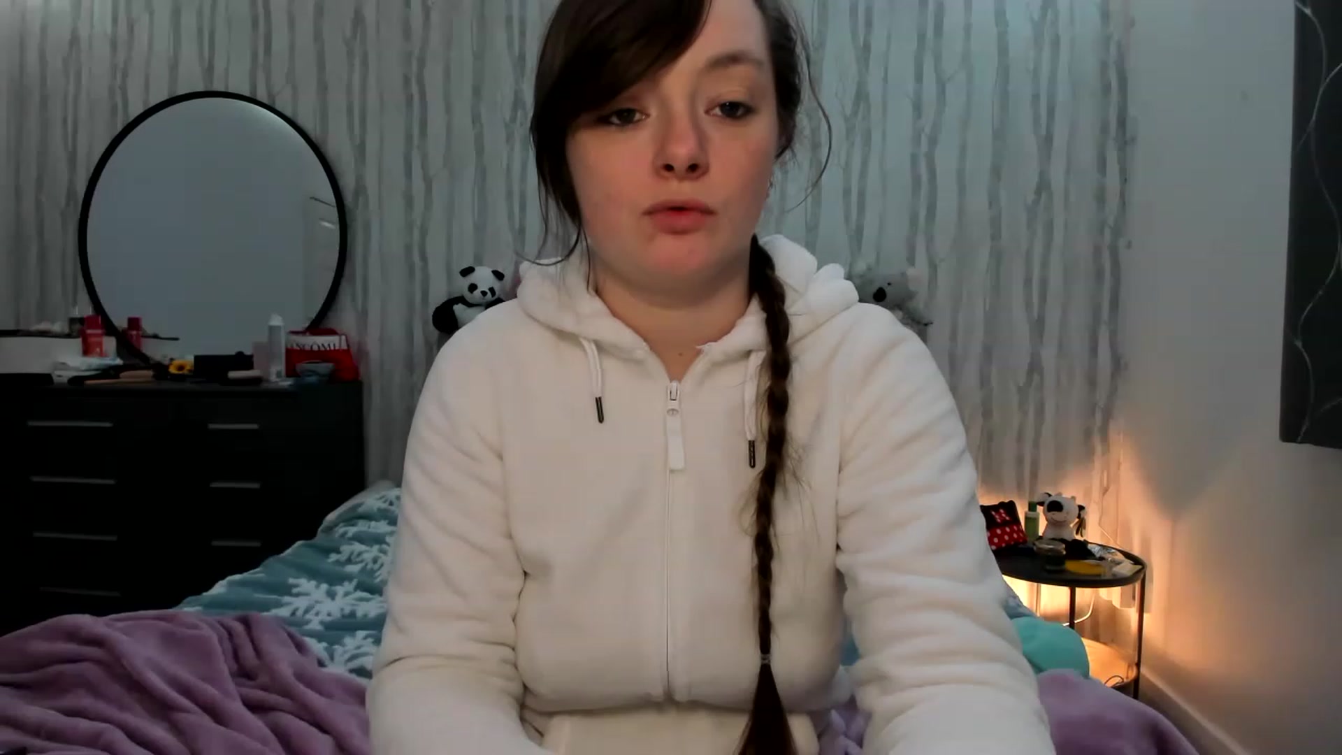 Gallery image thumbnail from JessieBear_'s myfreecams stream on, 12/07/2022, 21:40 image 1 of 20