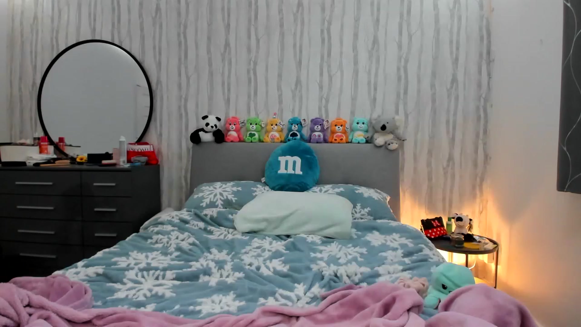 Gallery image thumbnail from JessieBear_'s myfreecams stream on, 12/07/2022, 21:40 image 13 of 20