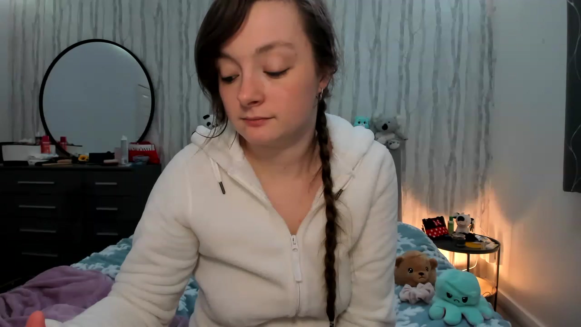 Gallery image thumbnail from JessieBear_'s myfreecams stream on, 12/07/2022, 21:40 image 19 of 20