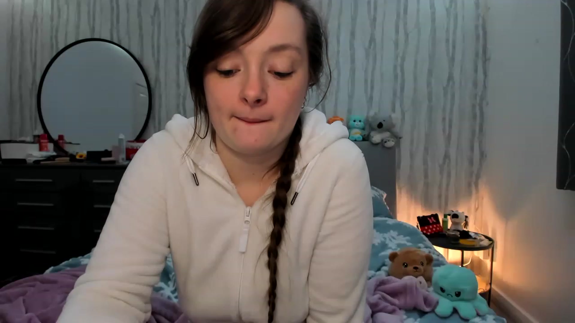 Gallery image thumbnail from JessieBear_'s myfreecams stream on, 12/07/2022, 22:51 image 5 of 20