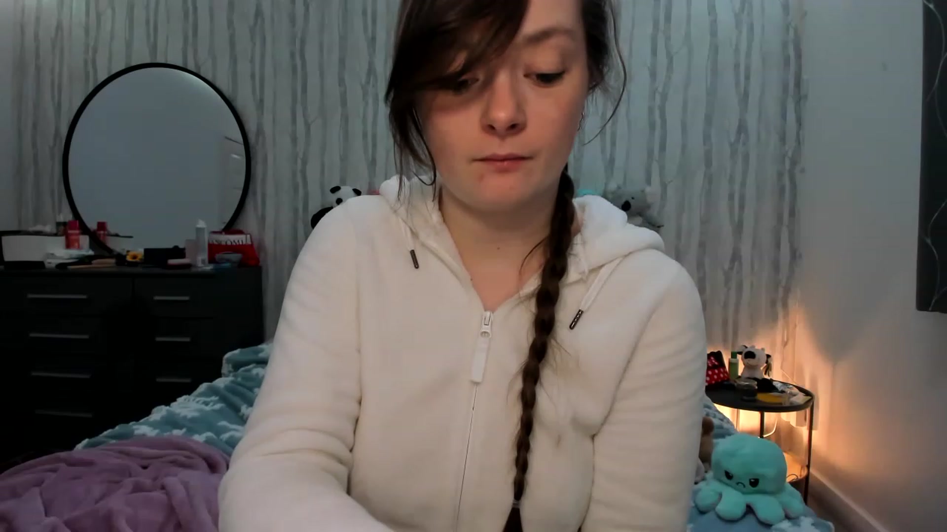 Gallery image thumbnail from JessieBear_'s myfreecams stream on, 12/07/2022, 22:51 image 17 of 20