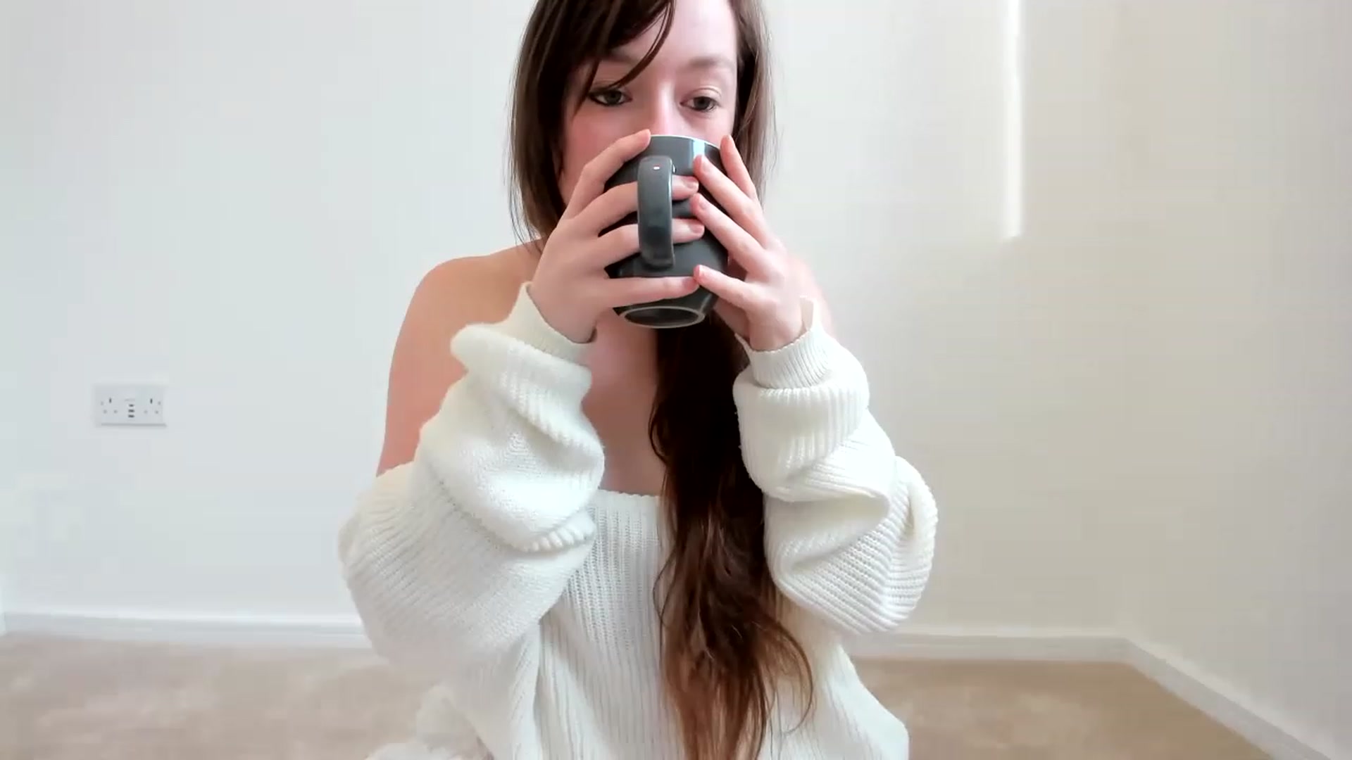 Gallery image thumbnail from JessieBear_'s myfreecams stream on, 12/16/2022, 13:56 image 2 of 20