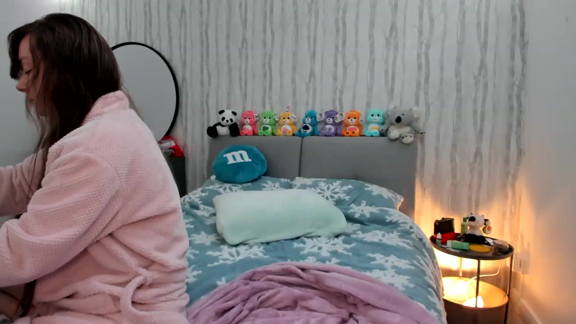 Gallery image thumbnail from JessieBear_'s myfreecams stream on, 12/20/2022, 20:21 image 13 of 20