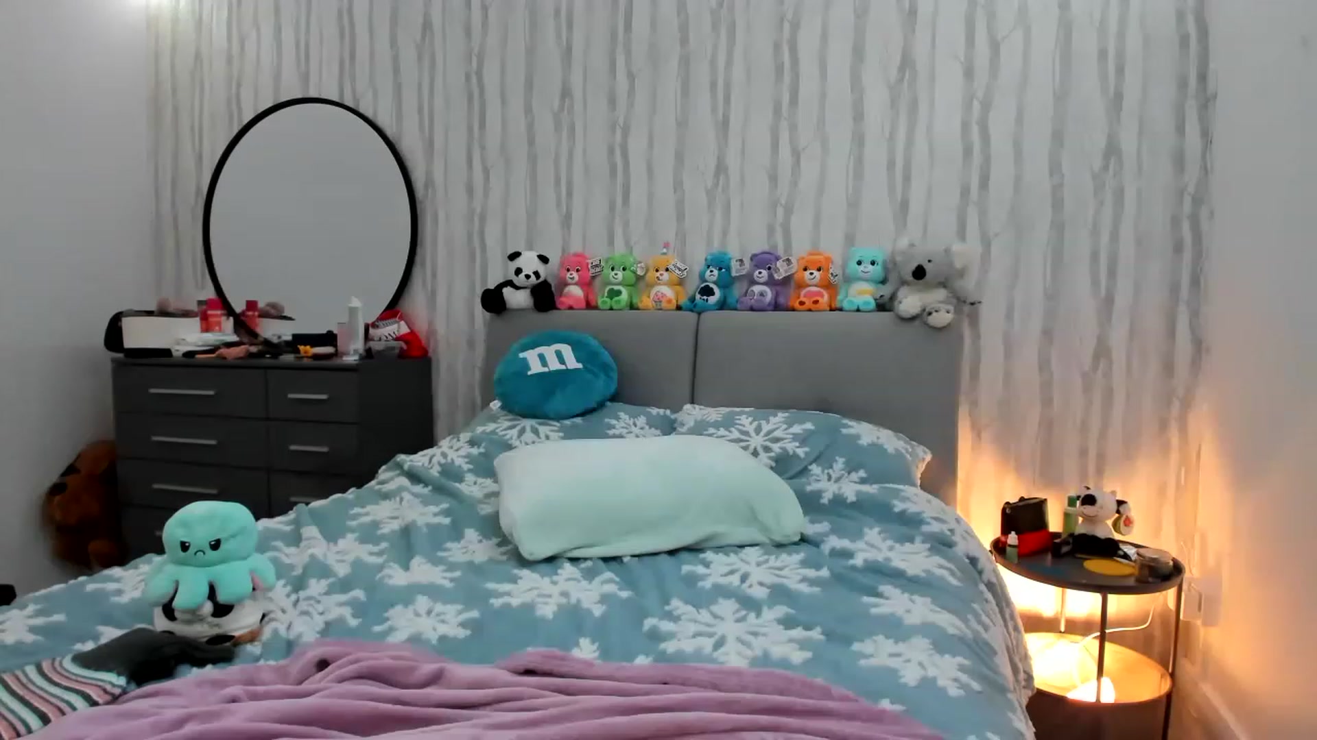Gallery image thumbnail from JessieBear_'s myfreecams stream on, 12/20/2022, 22:14 image 10 of 20