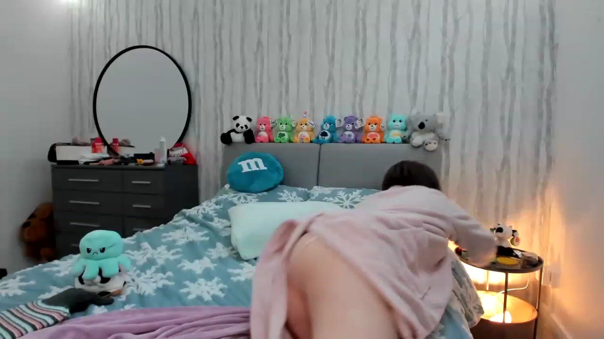 Gallery image thumbnail from JessieBear_'s myfreecams stream on, 12/20/2022, 22:14 image 5 of 20