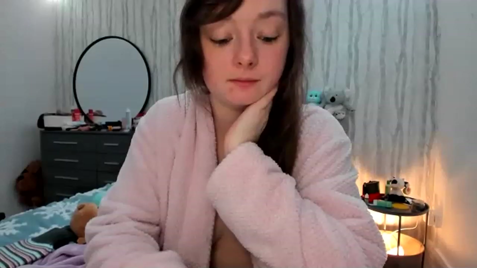 Gallery image thumbnail from JessieBear_'s myfreecams stream on, 12/20/2022, 22:14 image 1 of 20