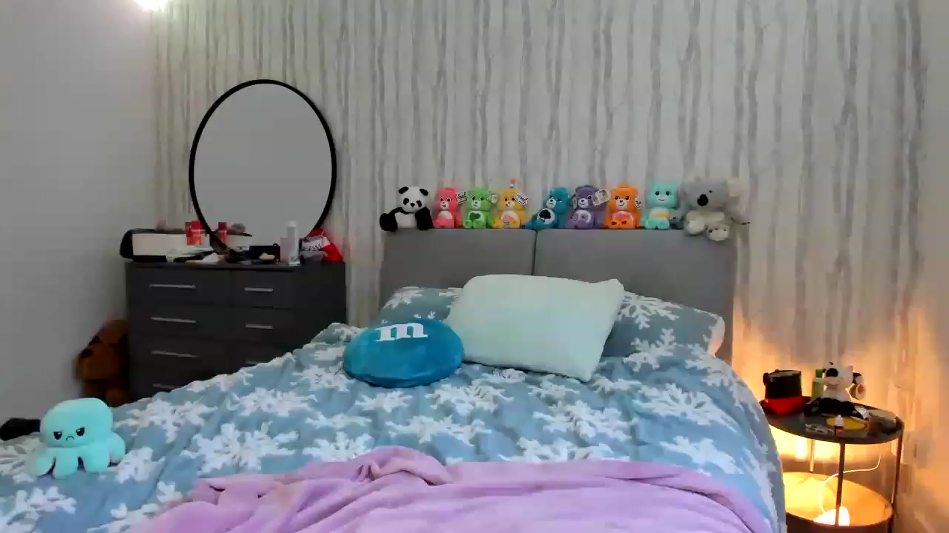 Gallery image thumbnail from JessieBear_'s myfreecams stream on, 12/22/2022, 14:47 image 20 of 20