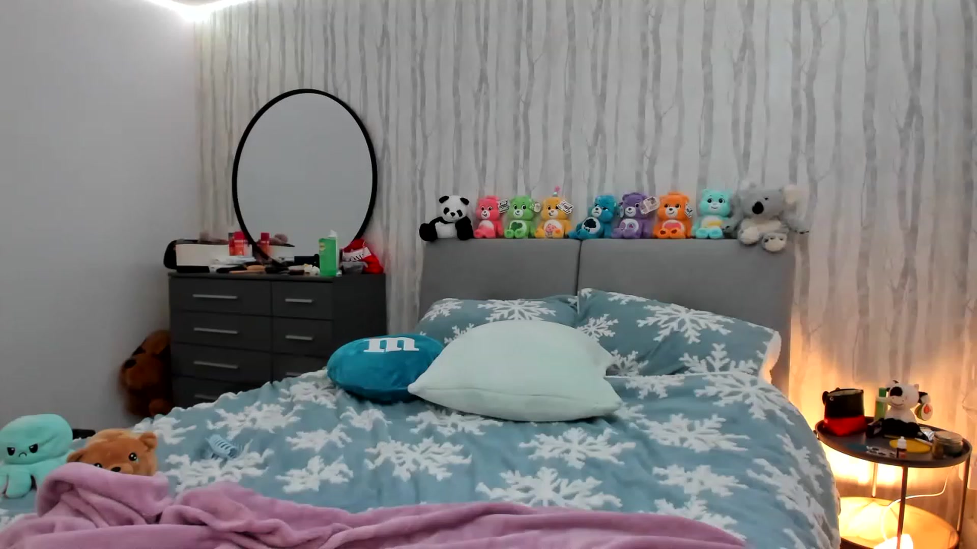 Gallery image thumbnail from JessieBear_'s myfreecams stream on, 12/22/2022, 21:34 image 10 of 20
