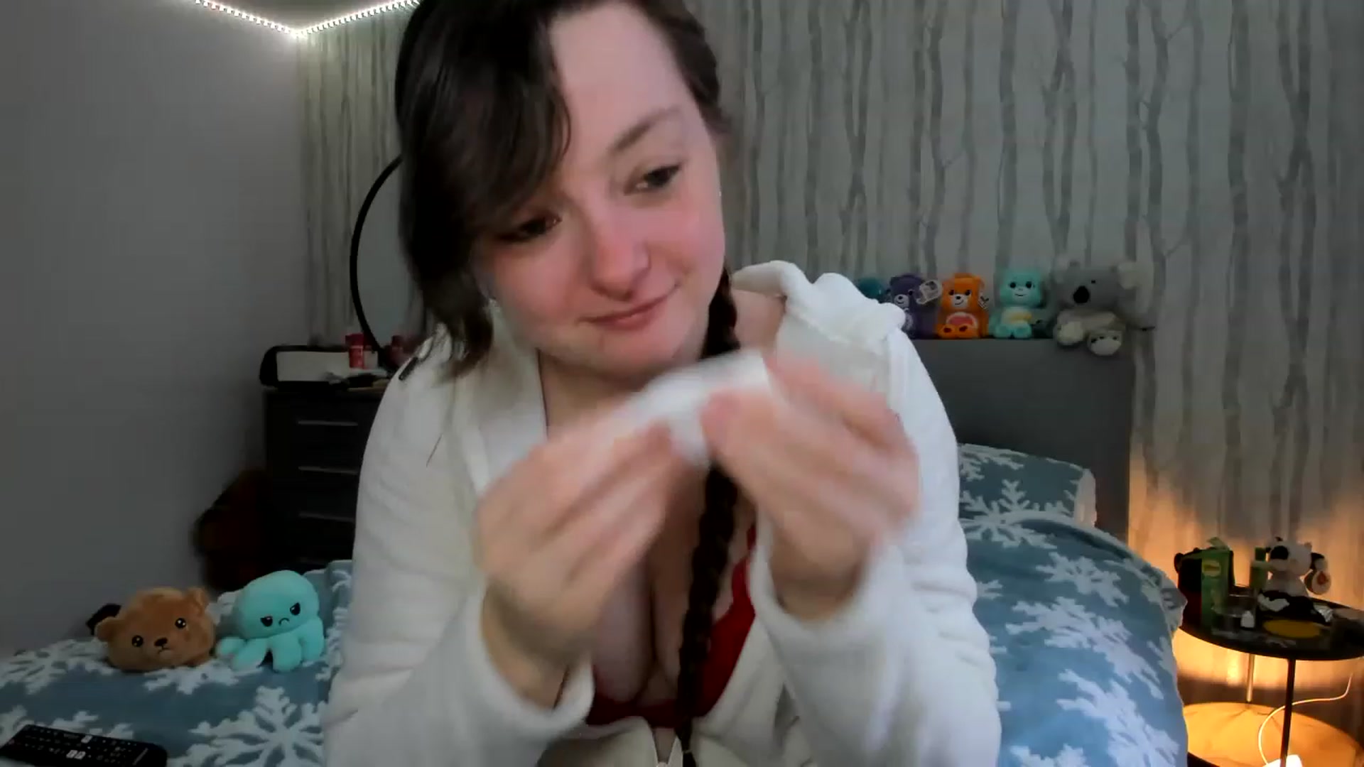 Gallery image thumbnail from JessieBear_'s myfreecams stream on, 12/23/2022, 14:32 image 12 of 20