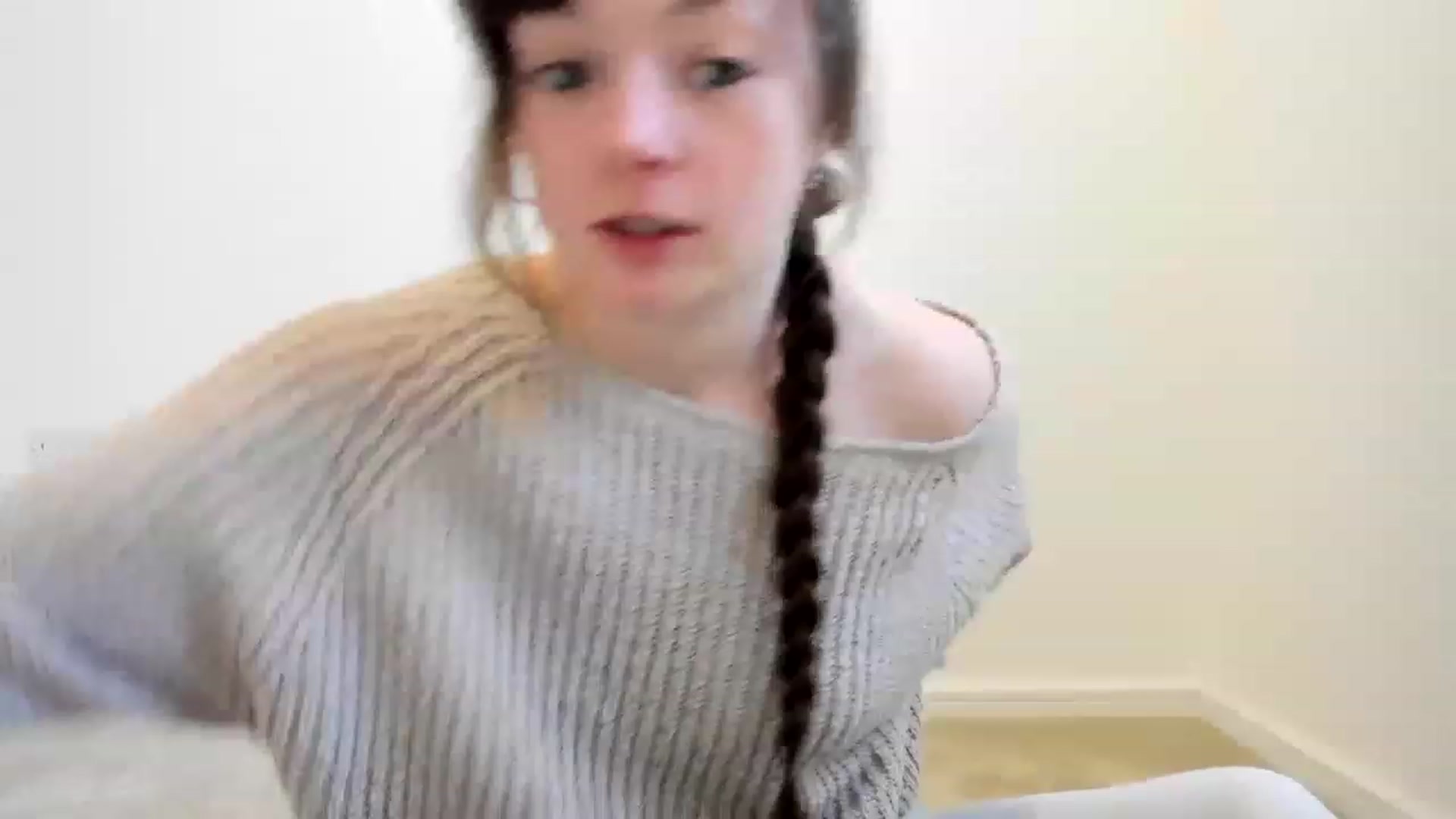 Gallery image thumbnail from JessieBear_'s myfreecams stream on, 12/28/2022, 15:29 image 14 of 20