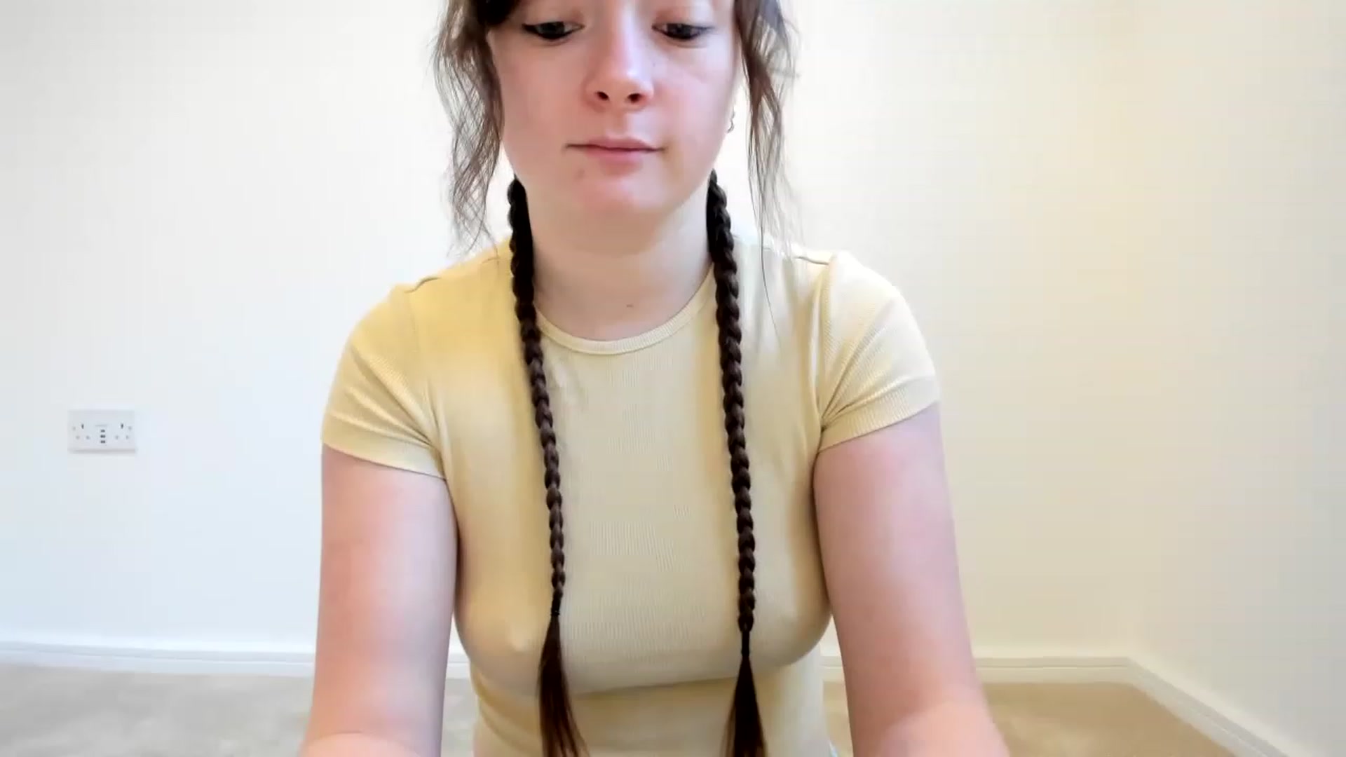 Gallery image thumbnail from JessieBear_'s myfreecams stream on, 01/05/2023, 16:15 image 12 of 20
