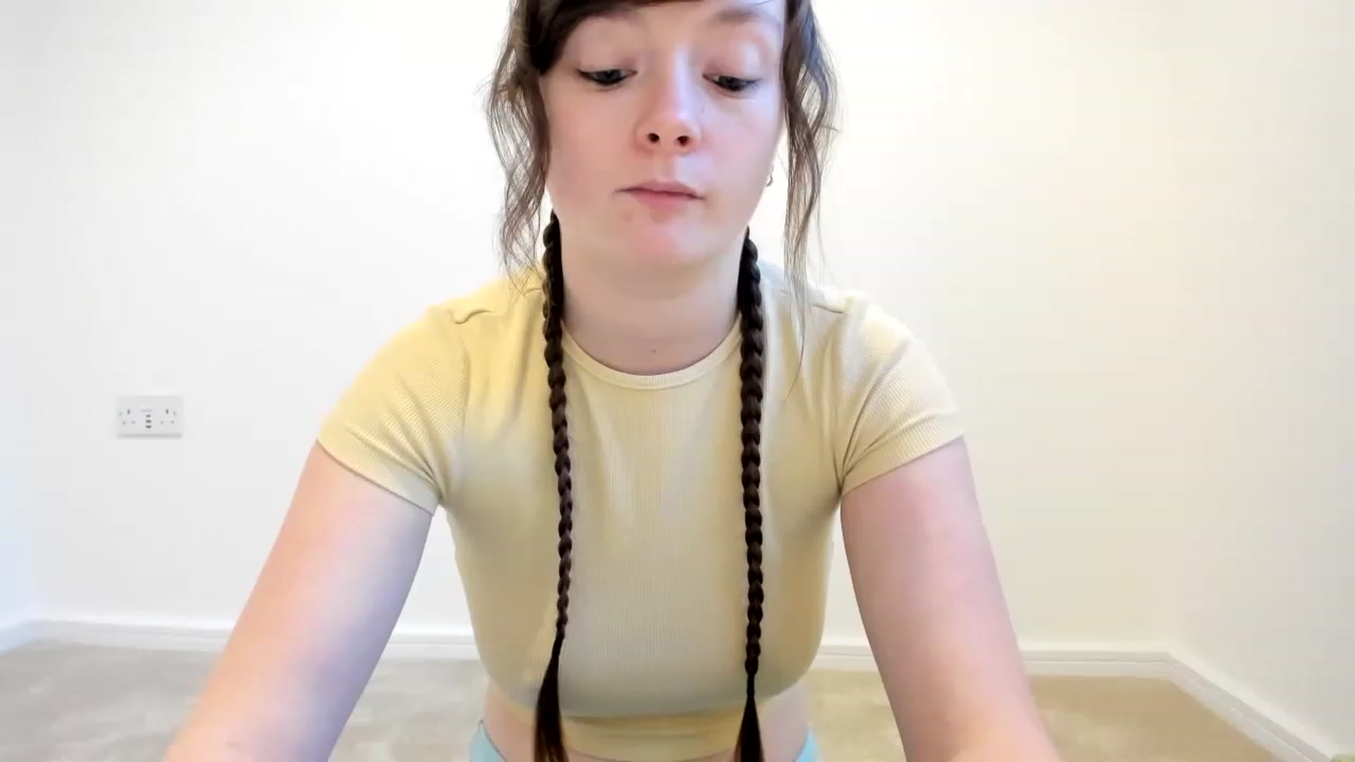Gallery image thumbnail from JessieBear_'s myfreecams stream on, 01/05/2023, 16:15 image 16 of 20