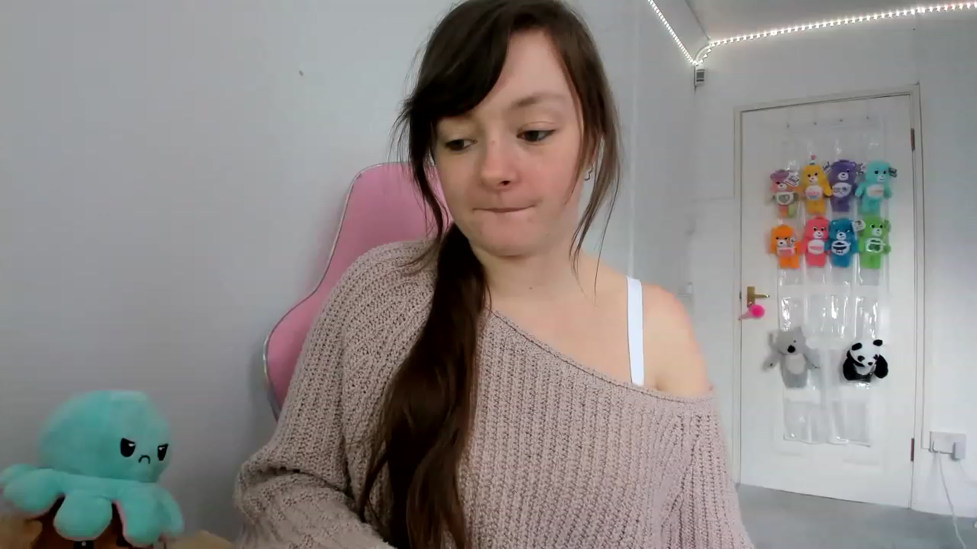 Gallery image thumbnail from JessieBear_'s myfreecams stream on, 02/01/2023, 15:36 image 1 of 20