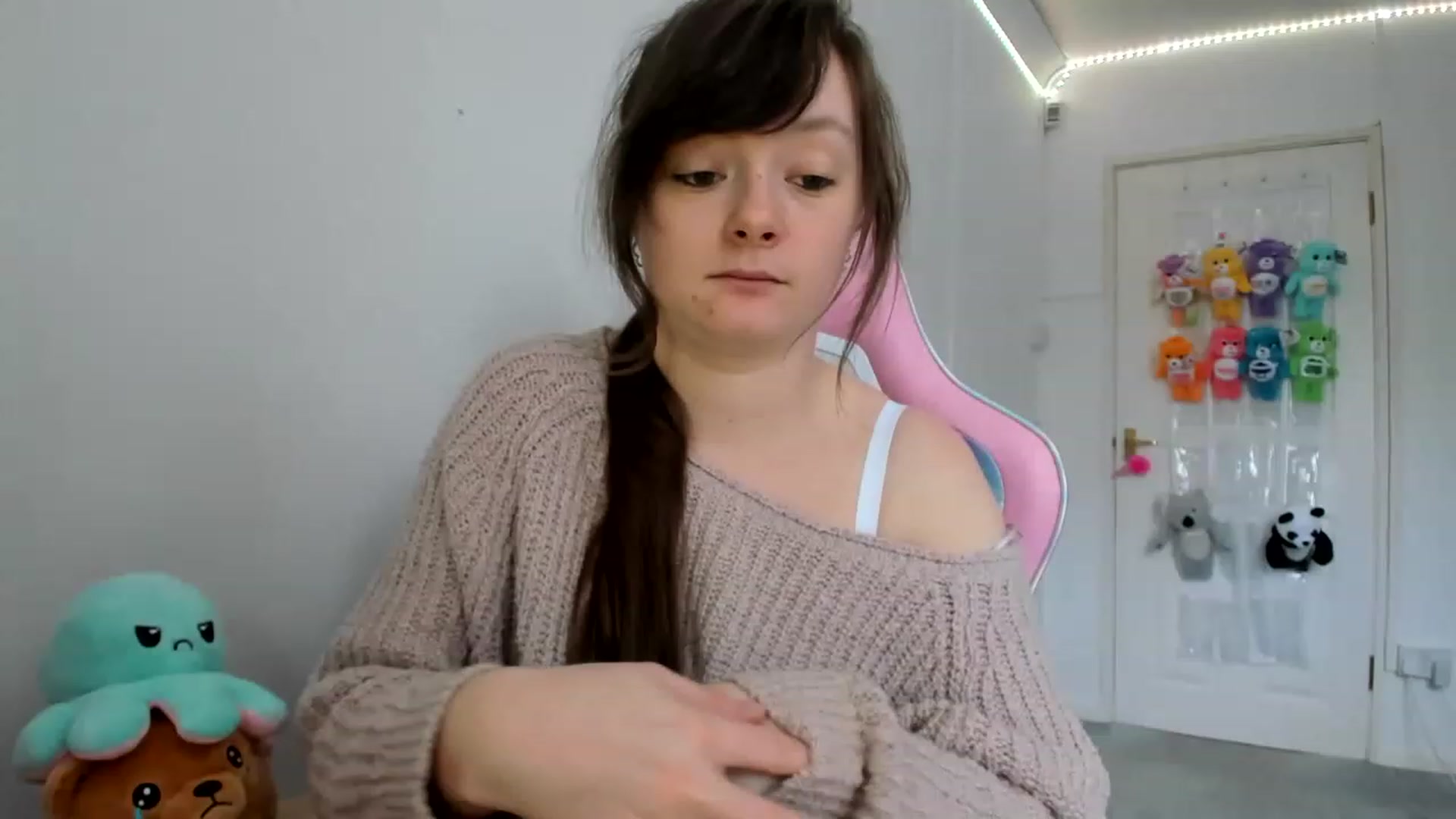 Gallery image thumbnail from JessieBear_'s myfreecams stream on, 02/01/2023, 15:36 image 20 of 20
