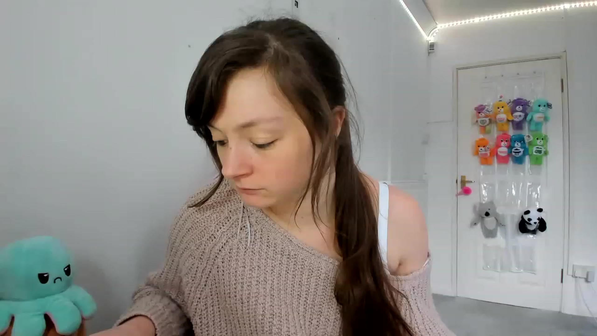 Gallery image thumbnail from JessieBear_'s myfreecams stream on, 02/01/2023, 15:36 image 14 of 20