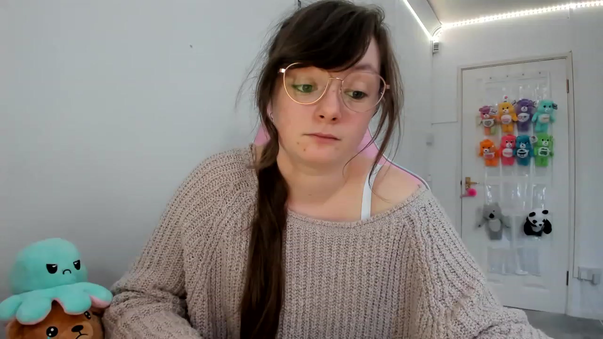 Gallery image thumbnail from JessieBear_'s myfreecams stream on, 02/01/2023, 16:52 image 4 of 20