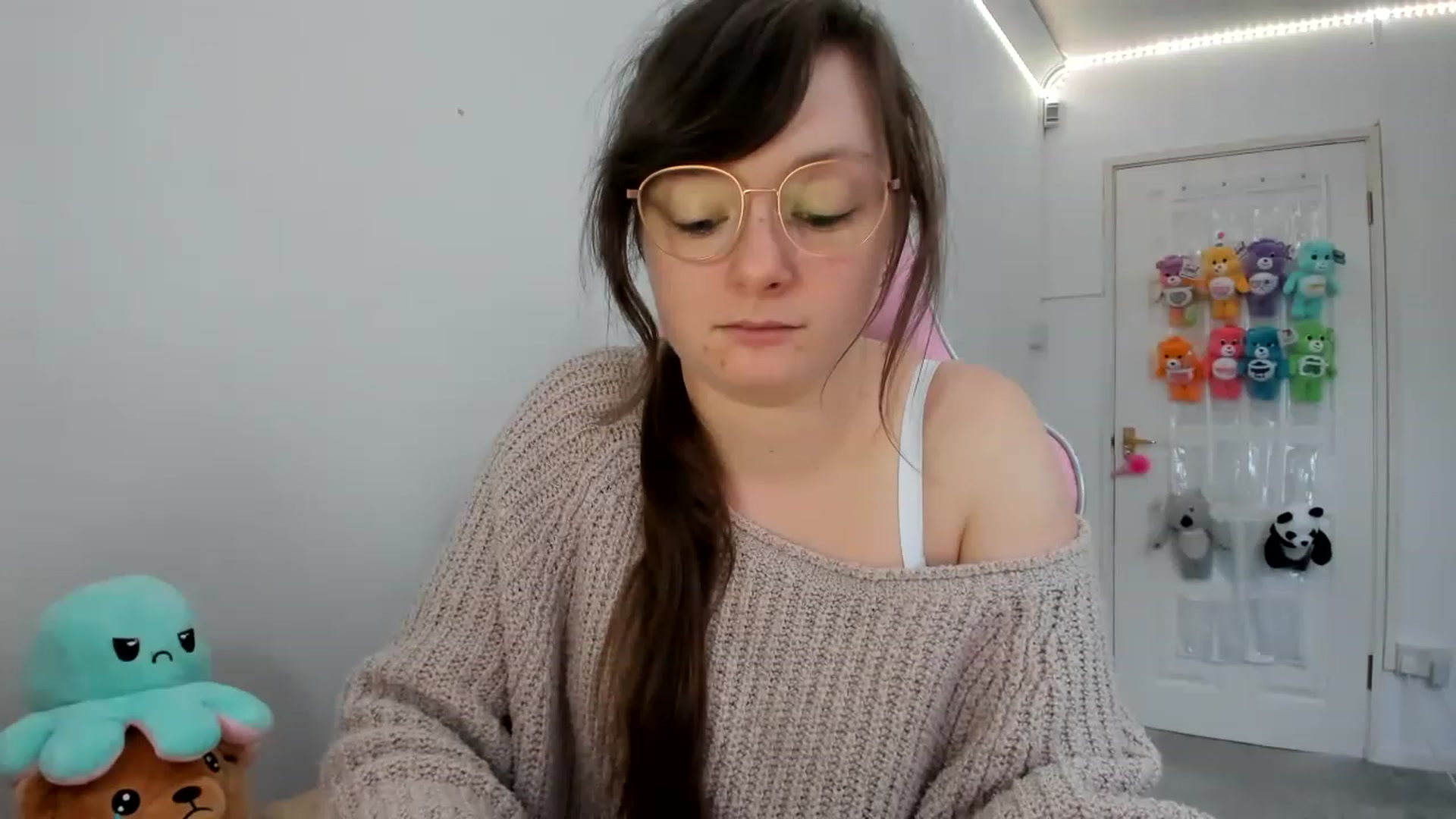 Gallery image thumbnail from JessieBear_'s myfreecams stream on, 02/01/2023, 16:52 image 5 of 20