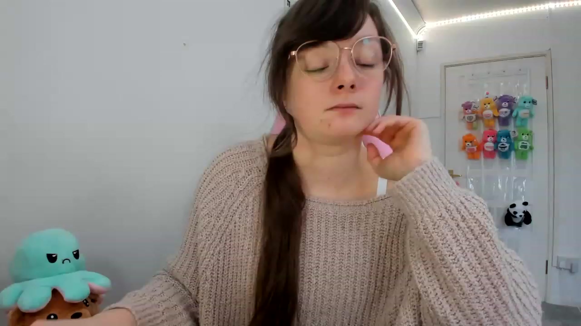 Gallery image thumbnail from JessieBear_'s myfreecams stream on, 02/01/2023, 16:52 image 1 of 20