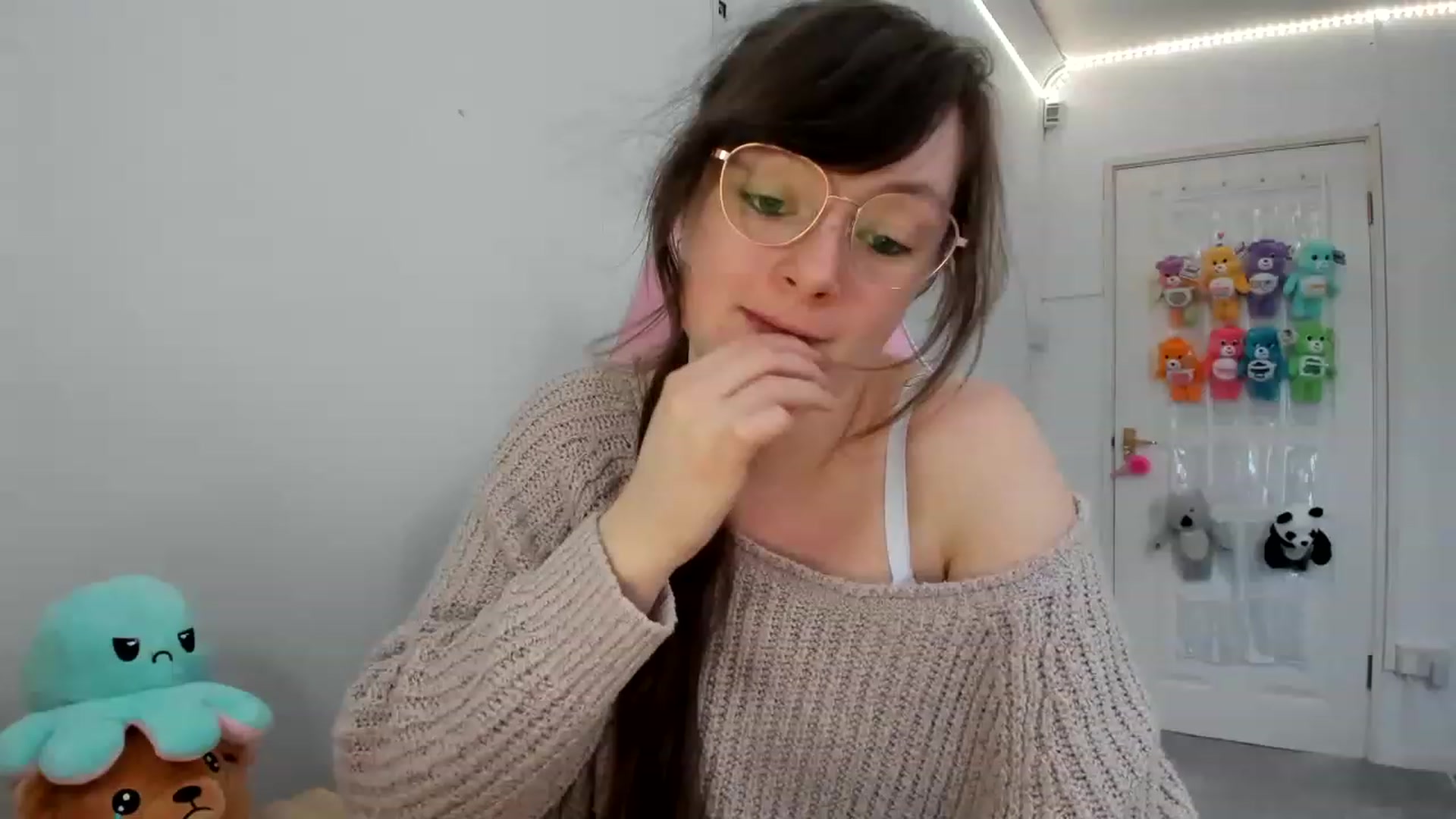 Gallery image thumbnail from JessieBear_'s myfreecams stream on, 02/01/2023, 16:52 image 6 of 20