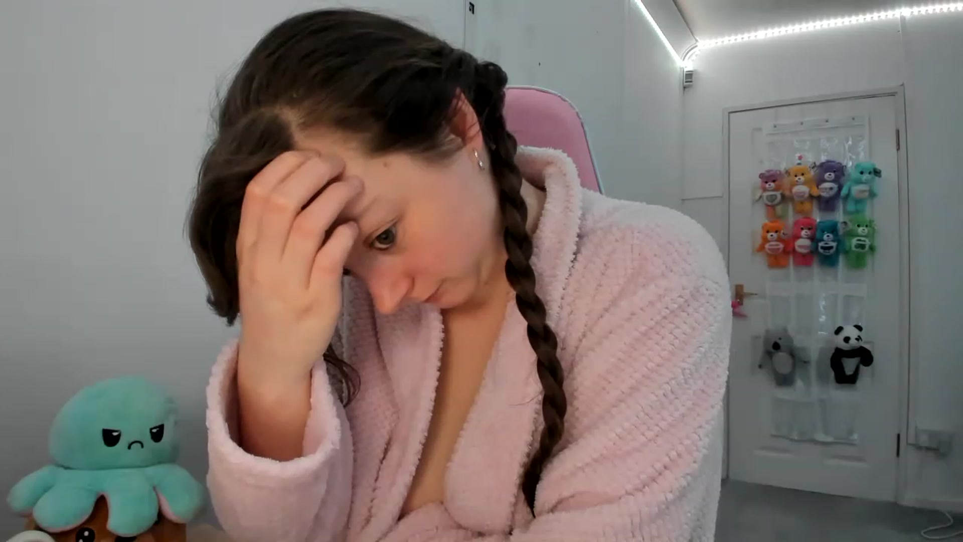 Gallery image thumbnail from JessieBear_'s myfreecams stream on, 02/07/2023, 22:12 image 16 of 20