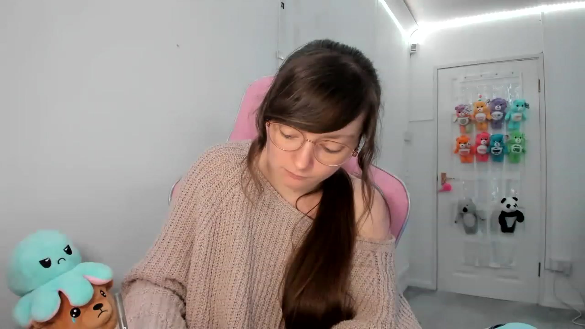 Gallery image thumbnail from JessieBear_'s myfreecams stream on, 02/08/2023, 17:33 image 13 of 20