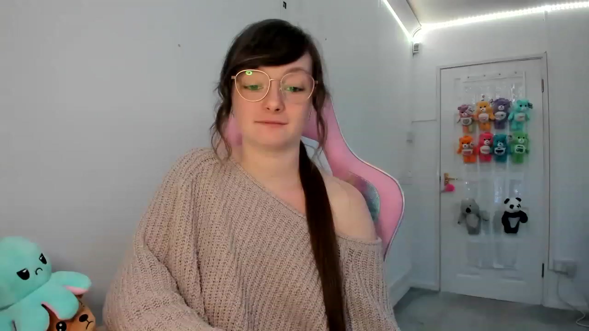 Gallery image thumbnail from JessieBear_'s myfreecams stream on, 02/08/2023, 17:33 image 1 of 20