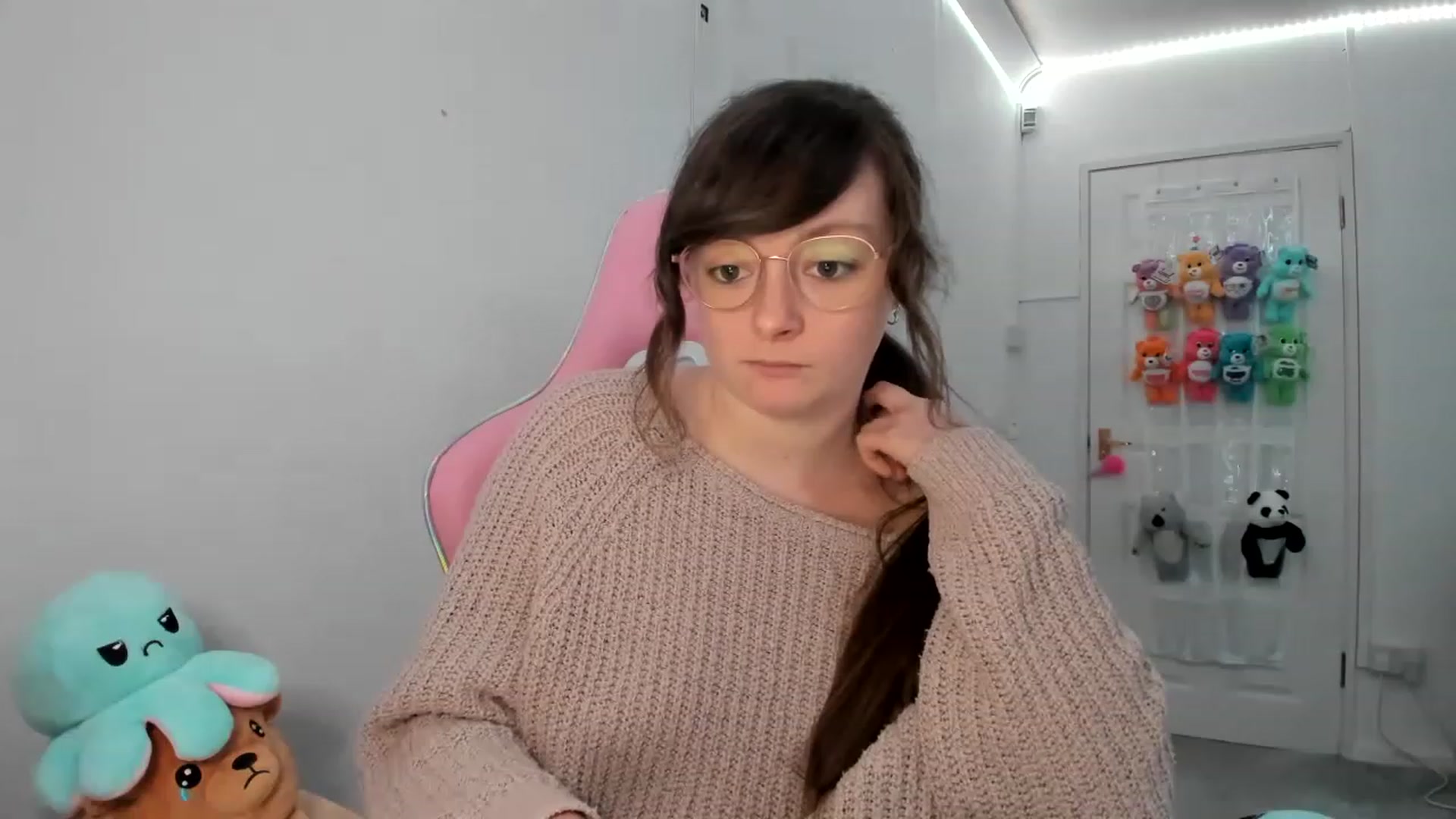 Gallery image thumbnail from JessieBear_'s myfreecams stream on, 02/08/2023, 17:33 image 16 of 20