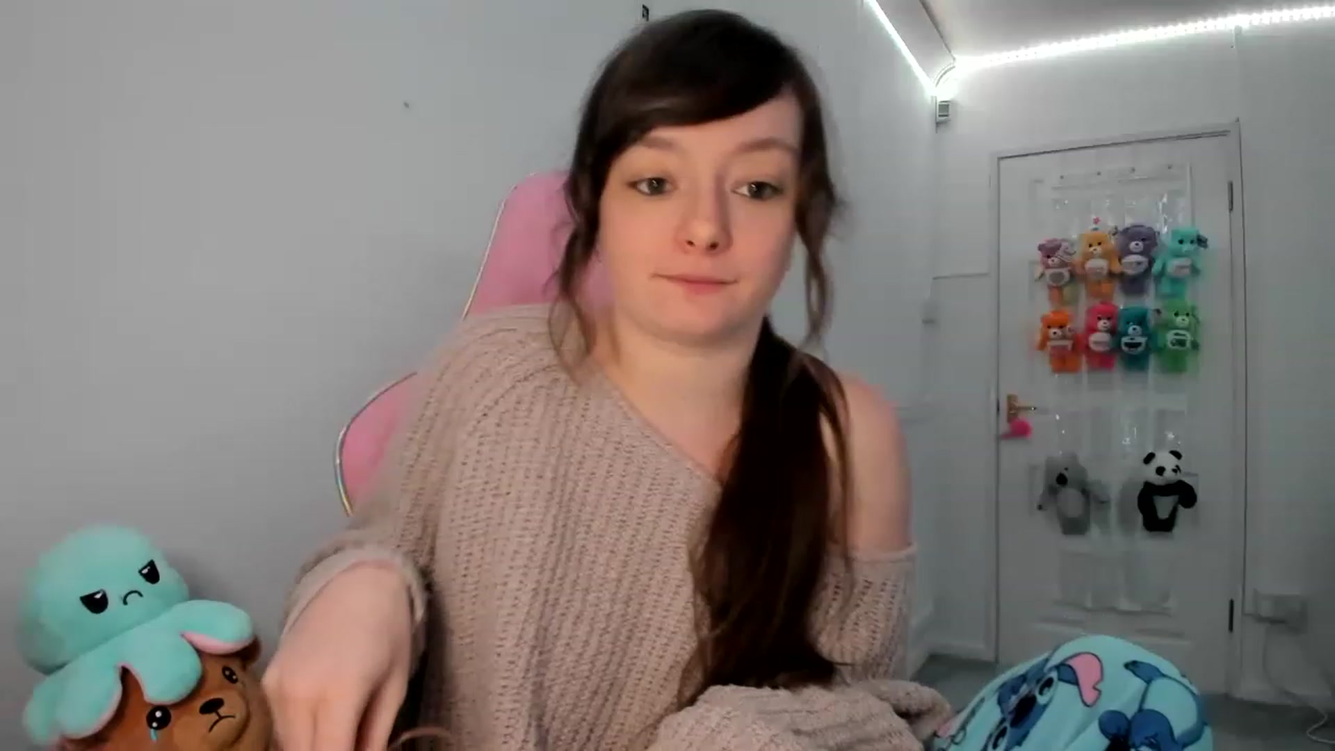 Gallery image thumbnail from JessieBear_'s myfreecams stream on, 02/08/2023, 17:33 image 6 of 20