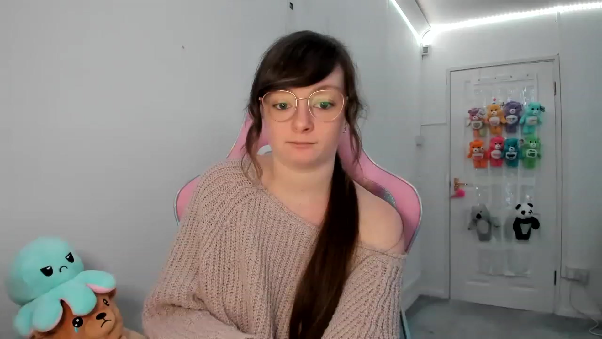 Gallery image thumbnail from JessieBear_'s myfreecams stream on, 02/08/2023, 17:33 image 19 of 20