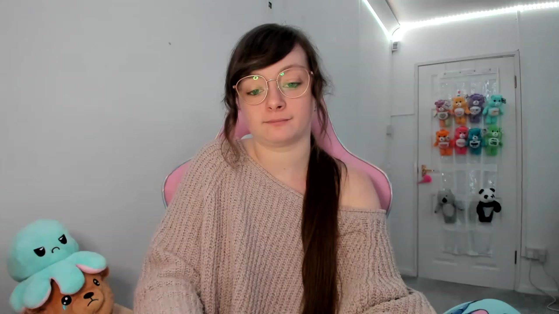 Gallery image thumbnail from JessieBear_'s myfreecams stream on, 02/08/2023, 17:33 image 9 of 20