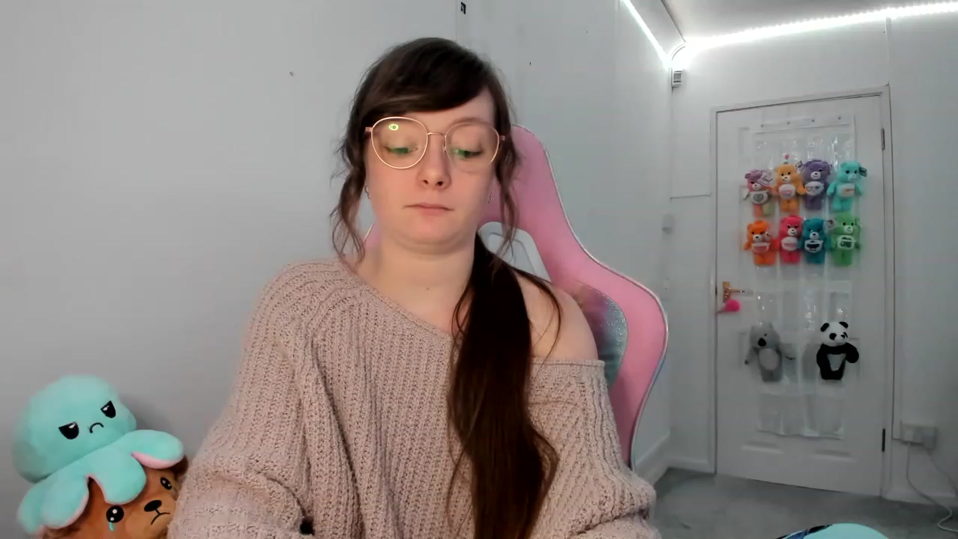 Gallery image thumbnail from JessieBear_'s myfreecams stream on, 02/08/2023, 17:33 image 11 of 20