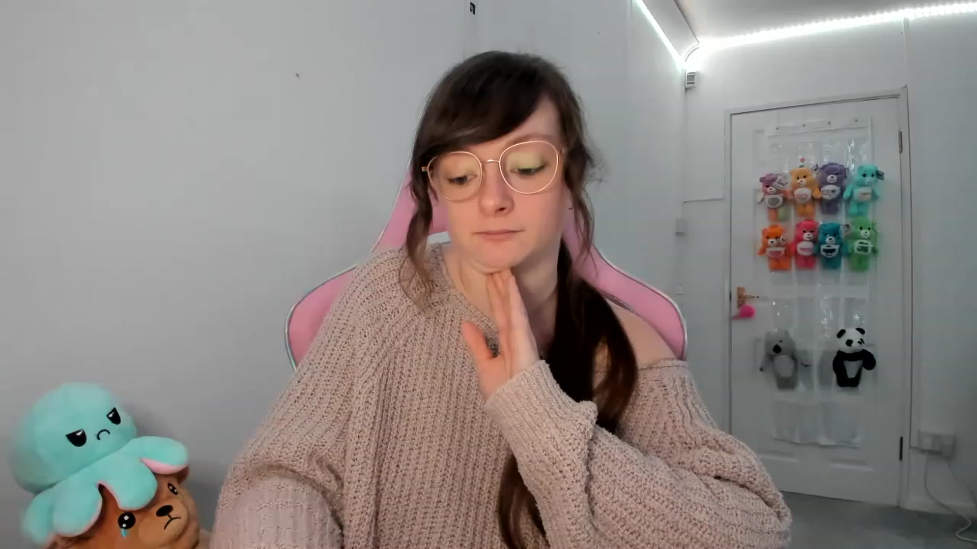 Gallery image thumbnail from JessieBear_'s myfreecams stream on, 02/08/2023, 17:33 image 20 of 20