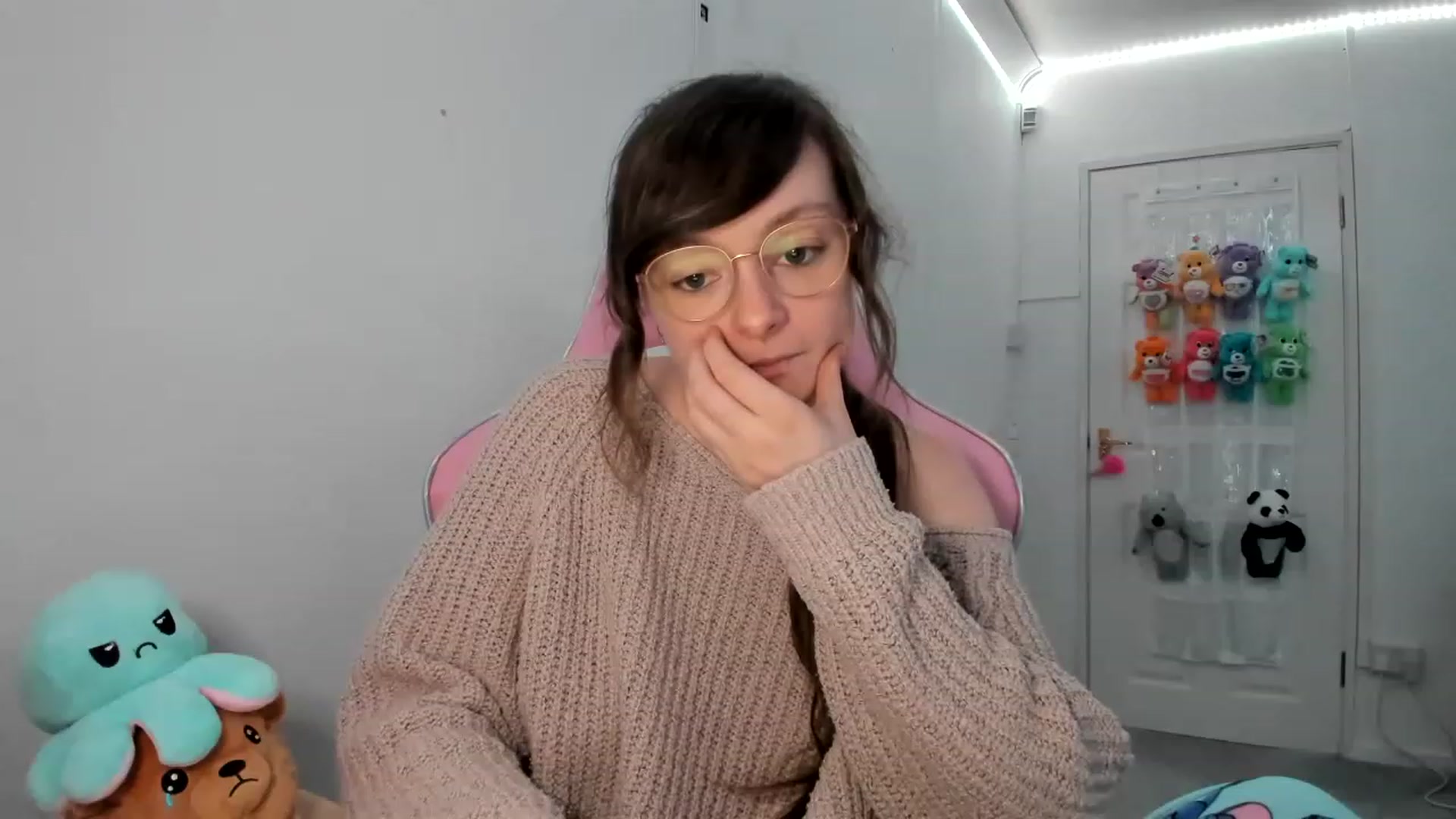 Gallery image thumbnail from JessieBear_'s myfreecams stream on, 02/08/2023, 17:33 image 8 of 20