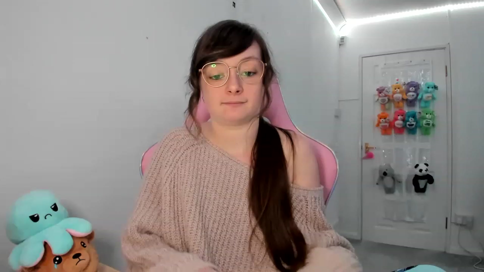 Gallery image thumbnail from JessieBear_'s myfreecams stream on, 02/08/2023, 17:33 image 10 of 20
