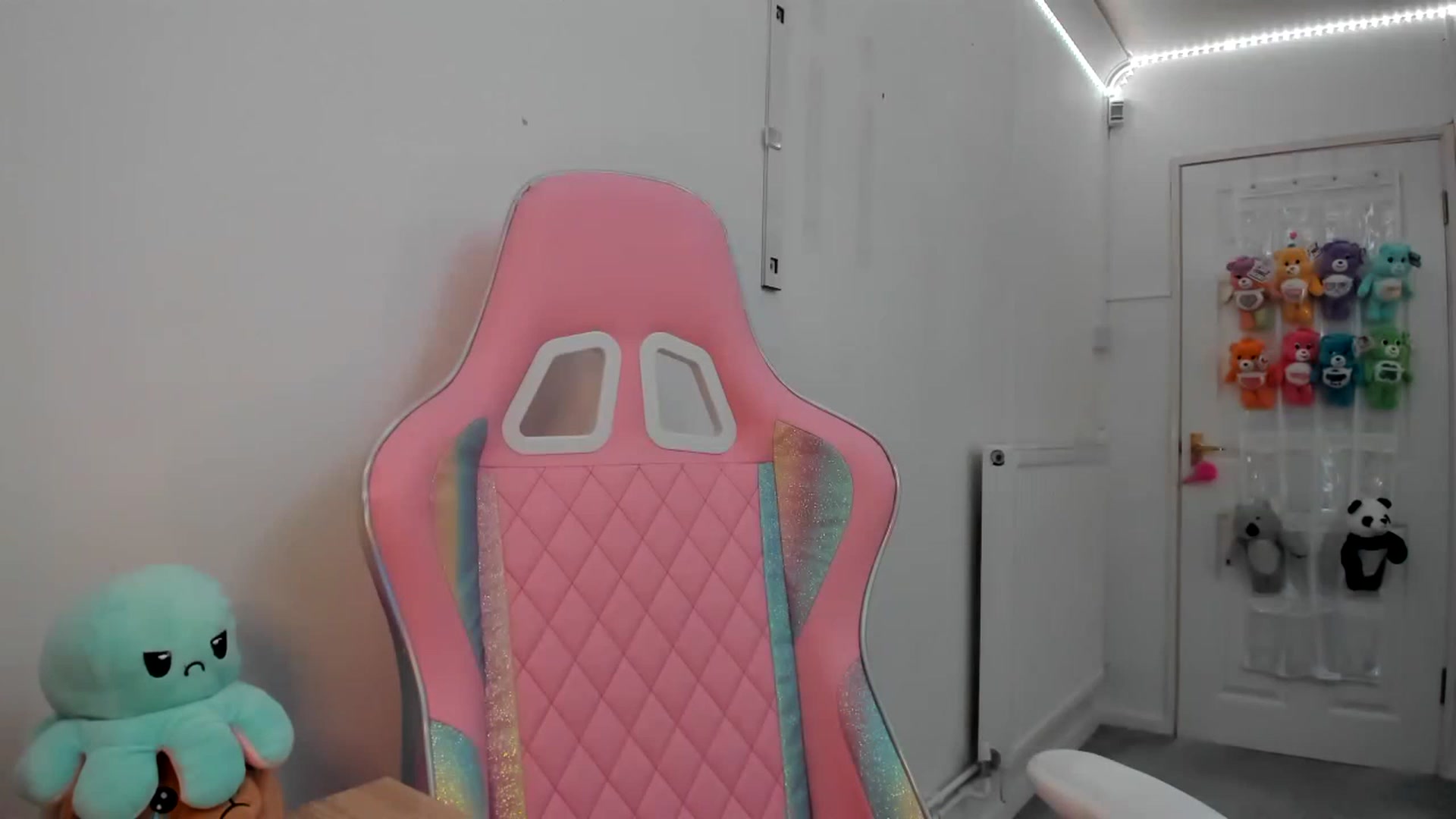 Gallery image thumbnail from JessieBear_'s myfreecams stream on, 02/09/2023, 21:39 image 8 of 20