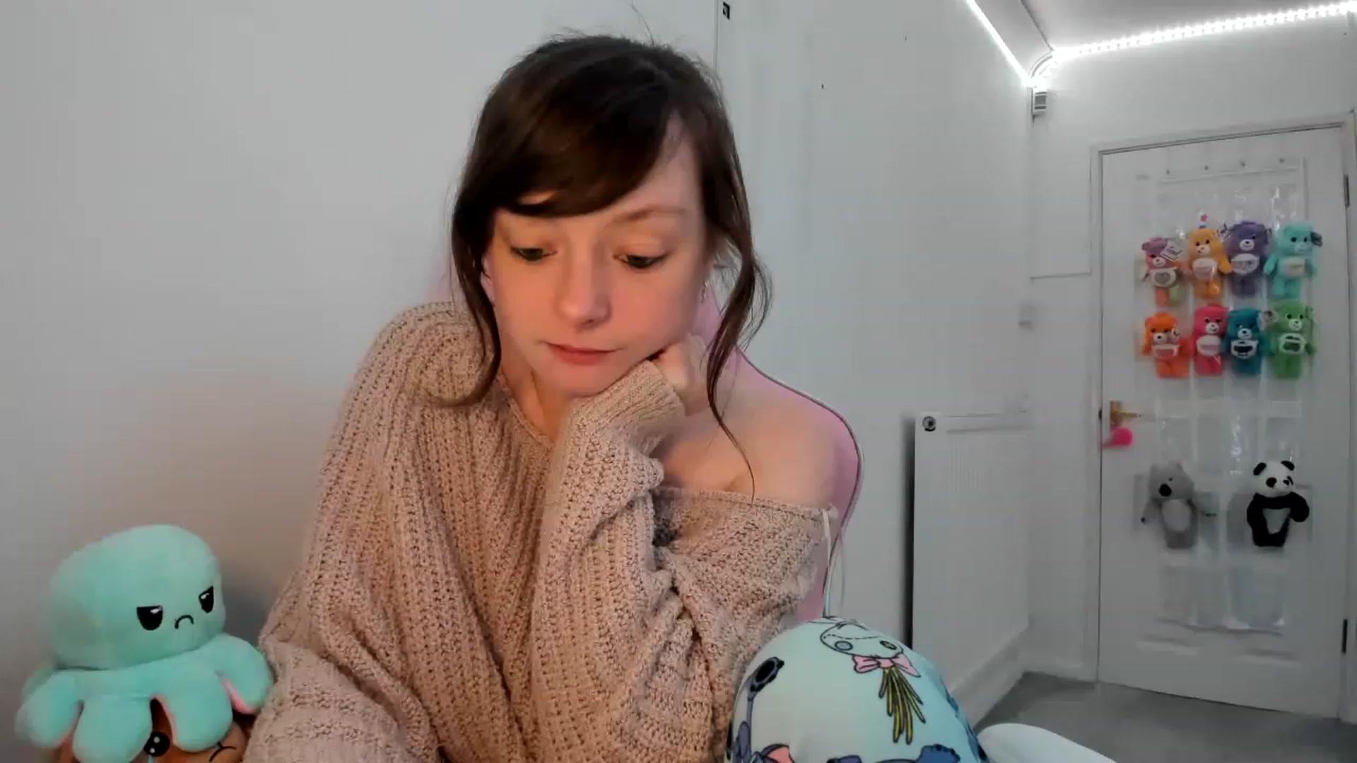 Gallery image thumbnail from JessieBear_'s myfreecams stream on, 02/09/2023, 21:39 image 7 of 20