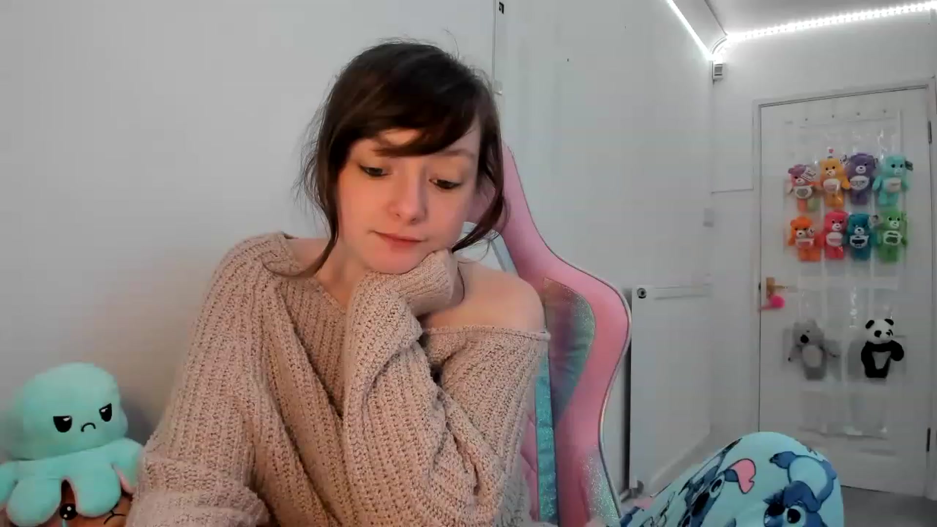 Gallery image thumbnail from JessieBear_'s myfreecams stream on, 02/09/2023, 21:39 image 14 of 20