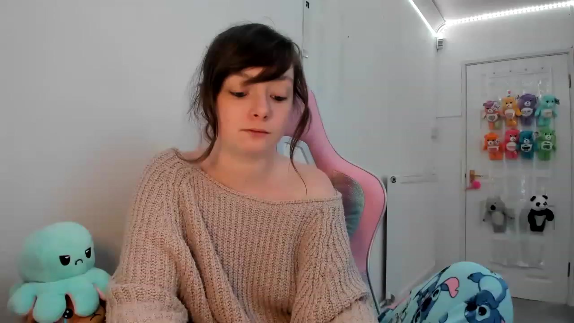 Gallery image thumbnail from JessieBear_'s myfreecams stream on, 02/09/2023, 21:39 image 10 of 20