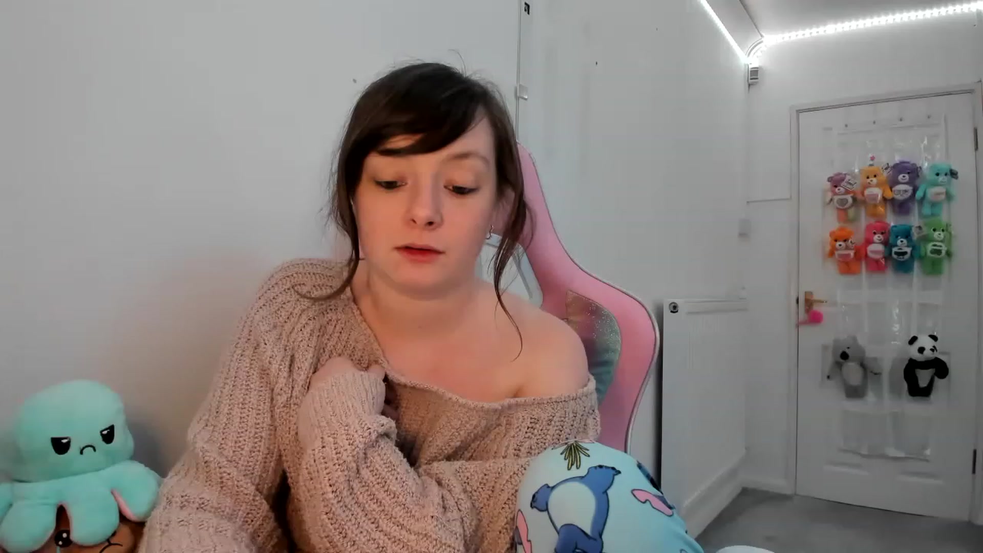 Gallery image thumbnail from JessieBear_'s myfreecams stream on, 02/09/2023, 21:39 image 20 of 20
