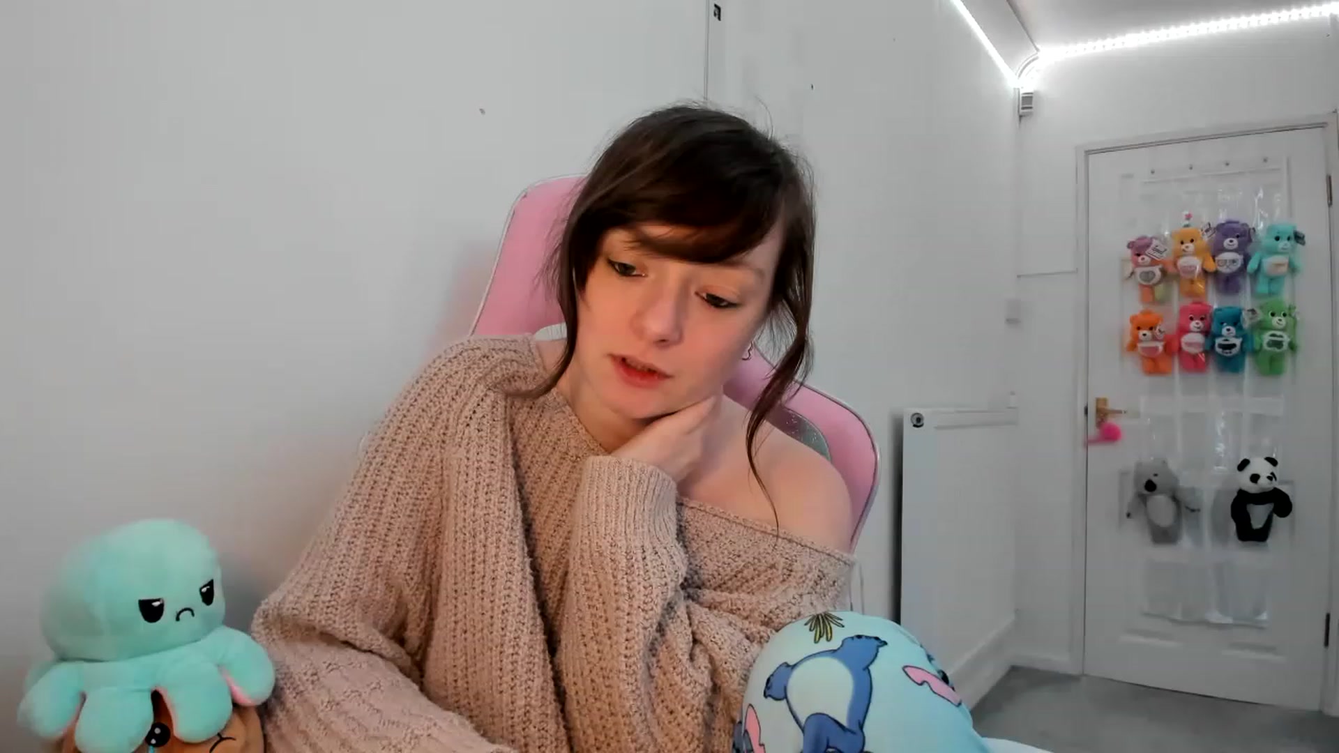 Gallery image thumbnail from JessieBear_'s myfreecams stream on, 02/09/2023, 21:39 image 3 of 20