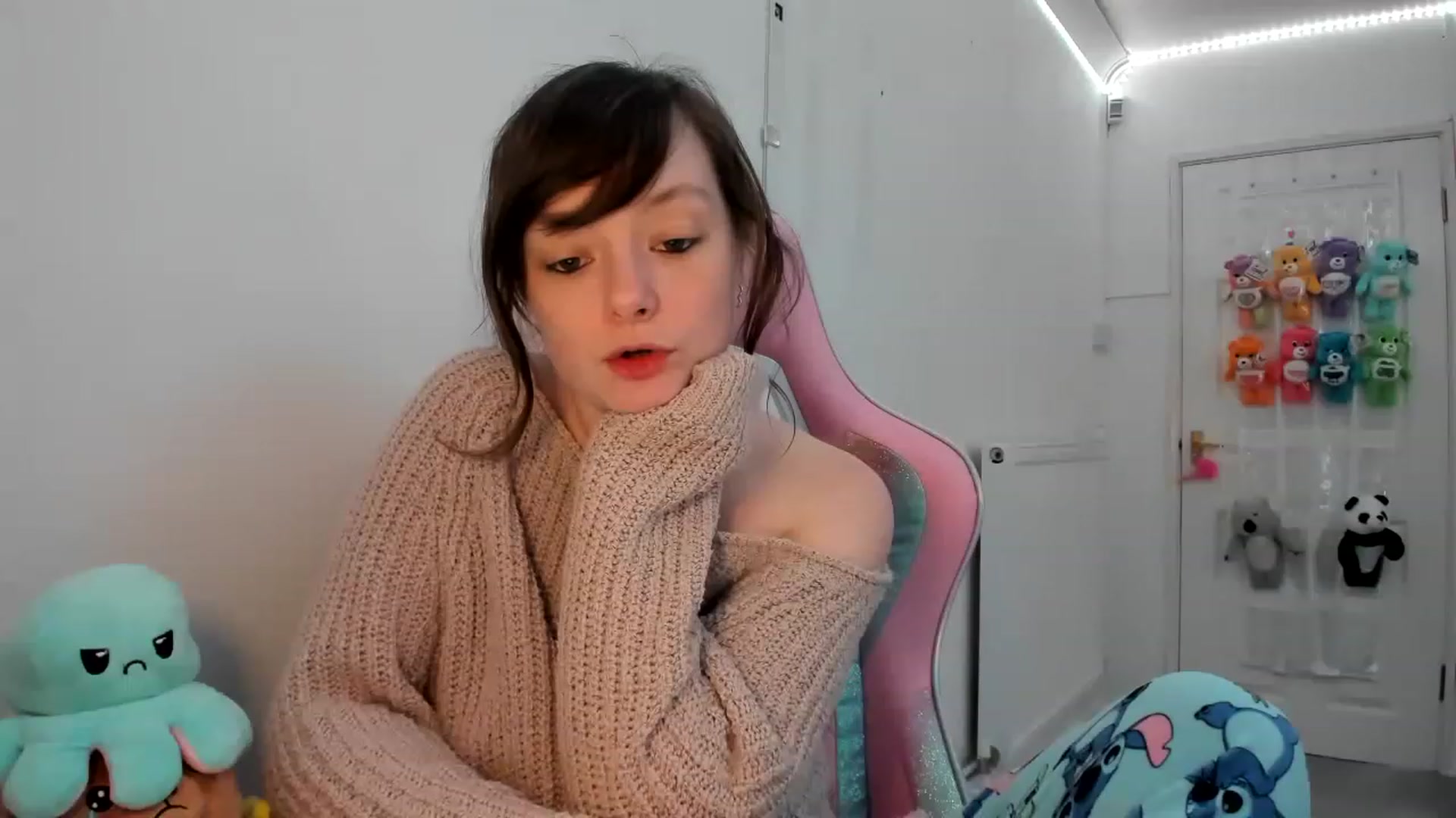 Gallery image thumbnail from JessieBear_'s myfreecams stream on, 02/09/2023, 21:39 image 15 of 20