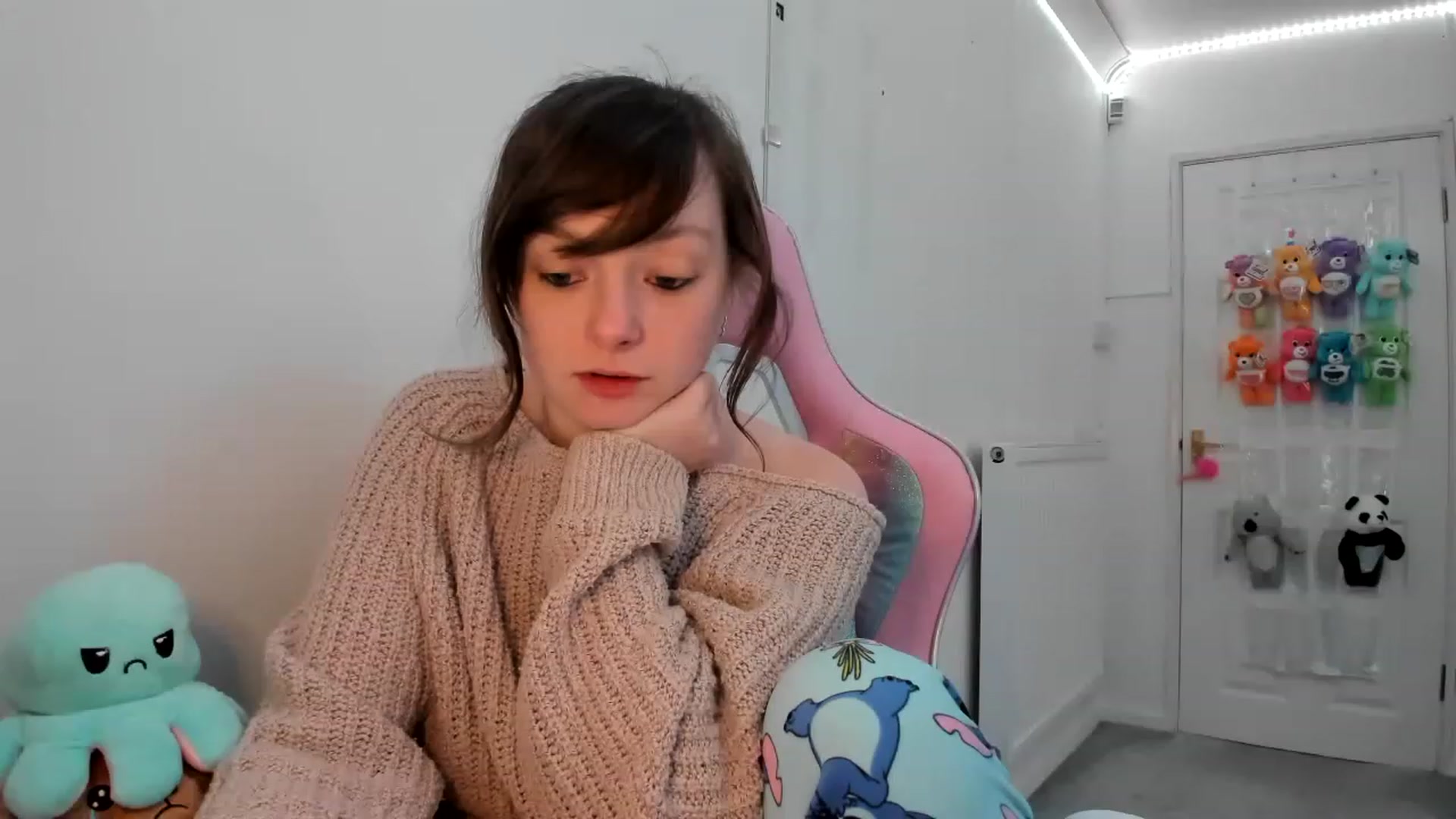 Gallery image thumbnail from JessieBear_'s myfreecams stream on, 02/09/2023, 21:39 image 17 of 20