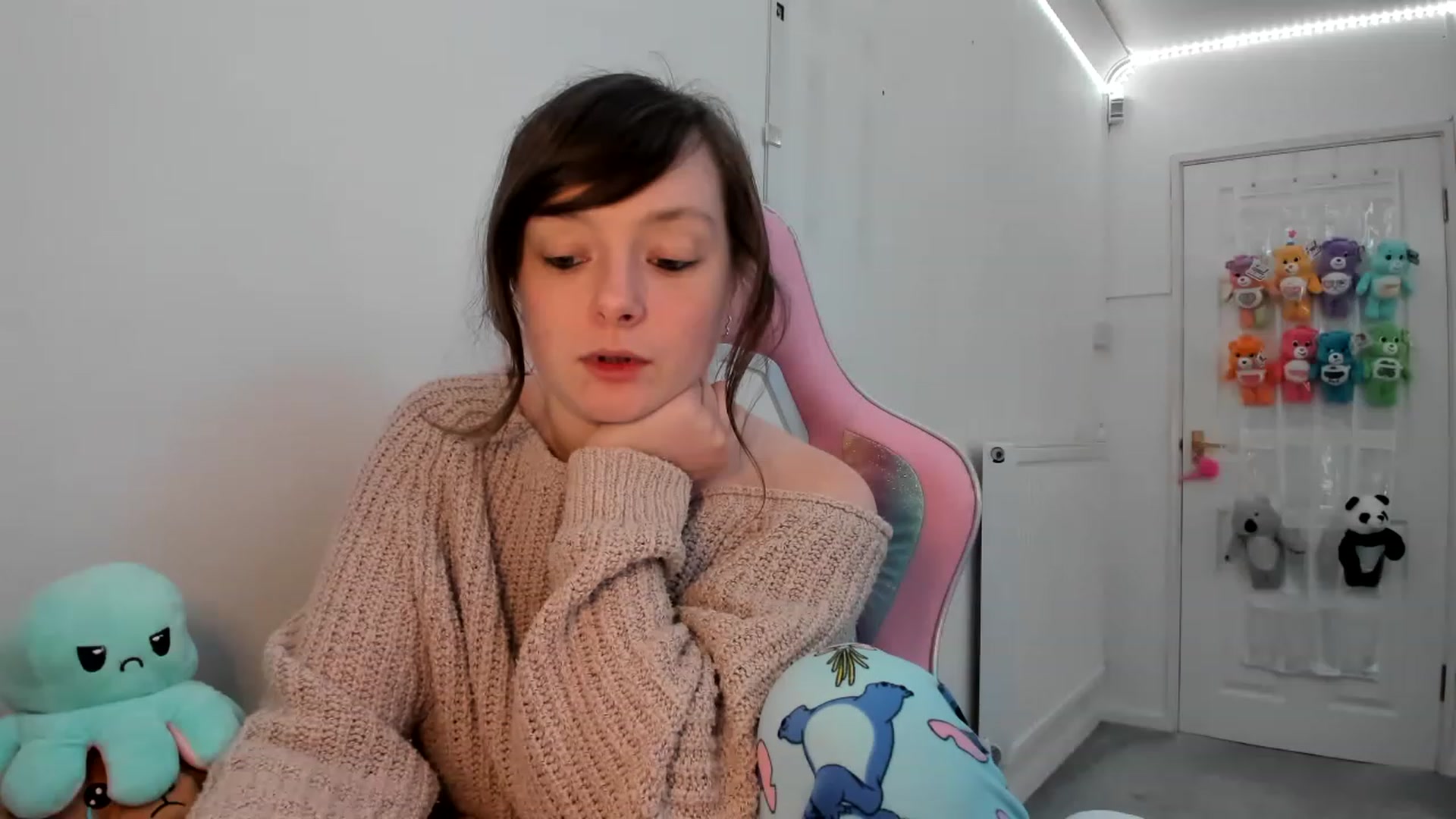 Gallery image thumbnail from JessieBear_'s myfreecams stream on, 02/09/2023, 21:39 image 18 of 20